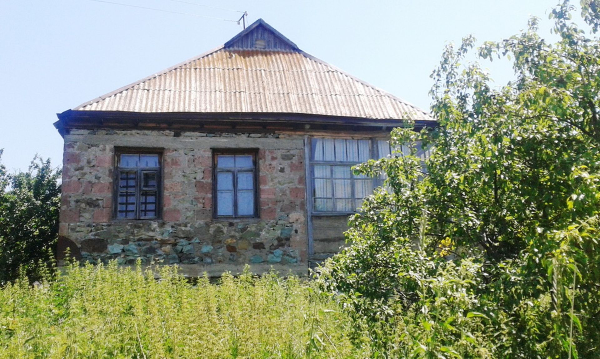 PROPERTY AND 2,280 SQM OF LAND IN DRAXTIK, ARMENIA CLOSE TO LAKE SEVAN - Image 3 of 19