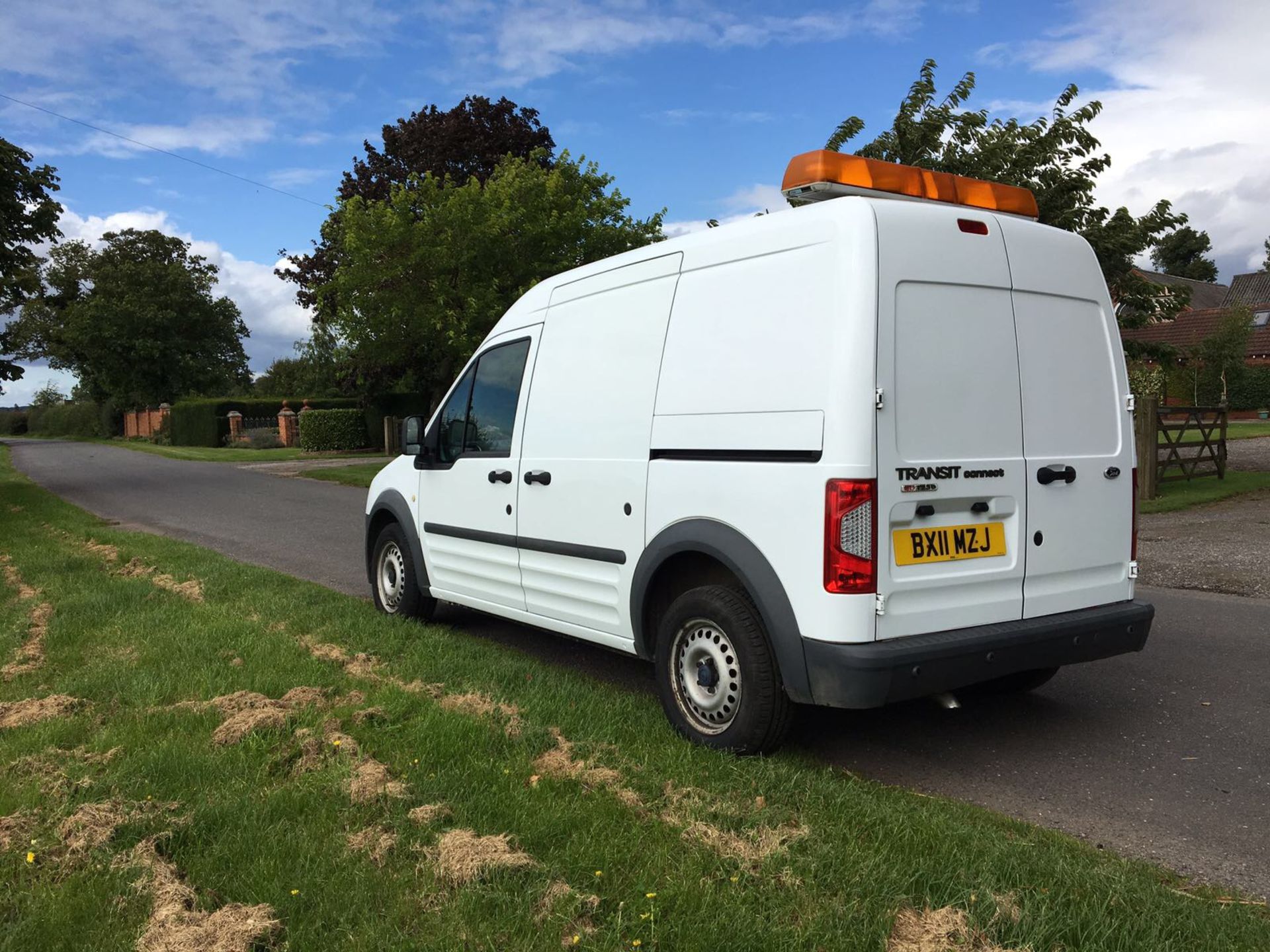 2011/11 REG FORD TRANSIT CONNECT 90 T230, SHOWING 1 OWNER - EX BT FLEET *NO VAT* - Image 3 of 11