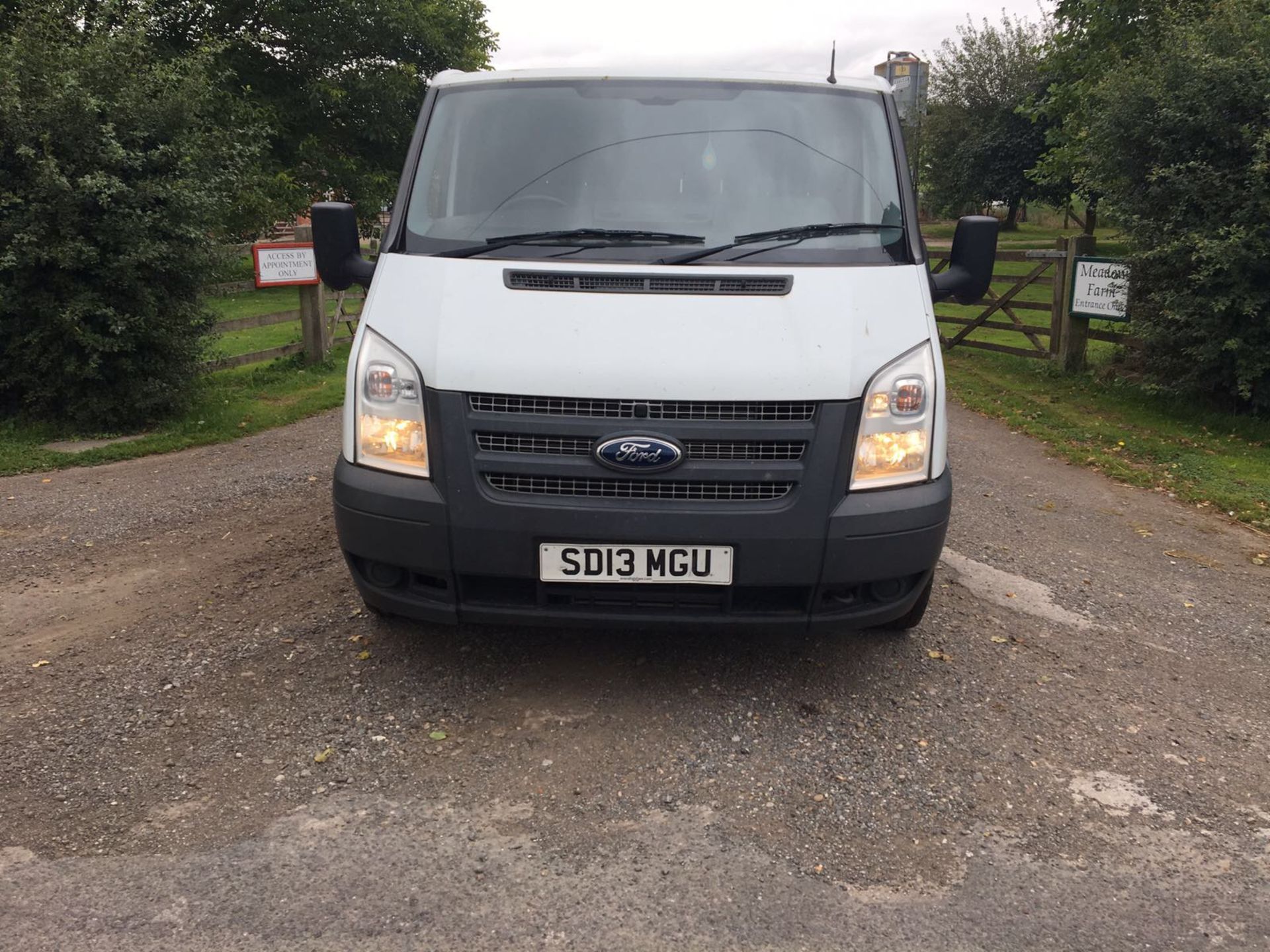 2013/13 REG FORD TRANSIT 100 T260 FWD, SHOWING 1 OWNER *NO VAT* - Image 2 of 6