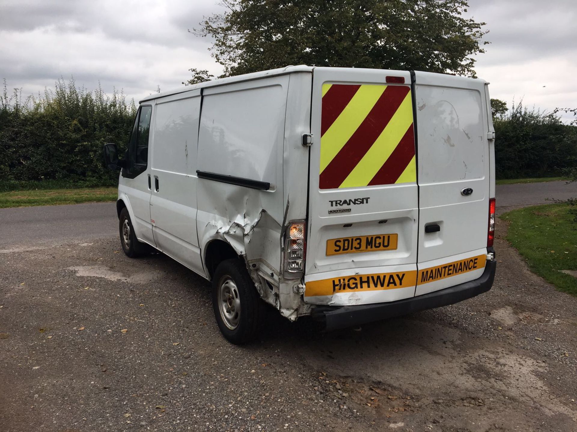 2013/13 REG FORD TRANSIT 100 T260 FWD, SHOWING 1 OWNER *NO VAT* - Image 4 of 6