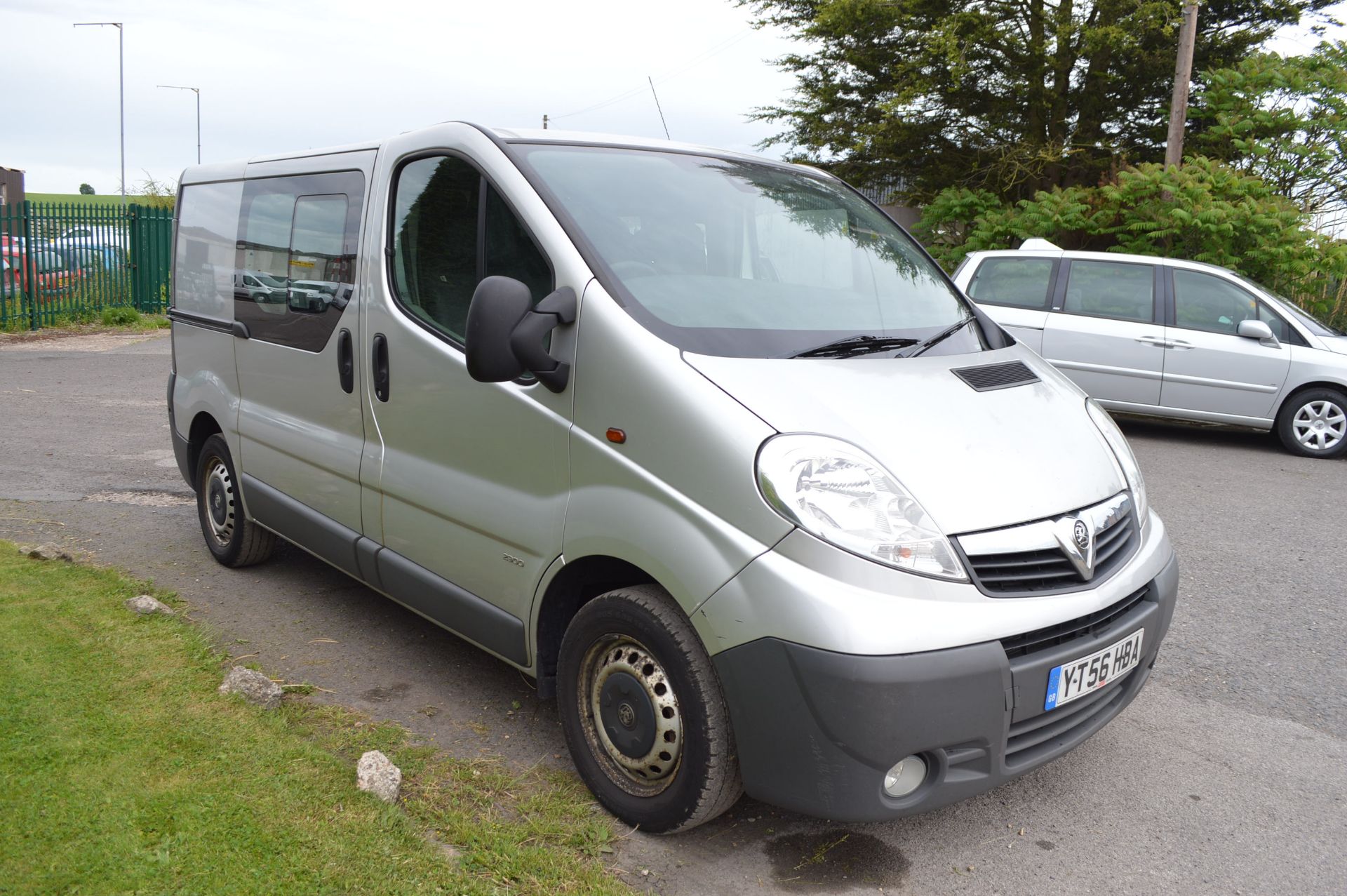 2007/56 REG VAUXHALL VIVARO 2900 DOUBLE CAB SWB 6 SEATER VAN