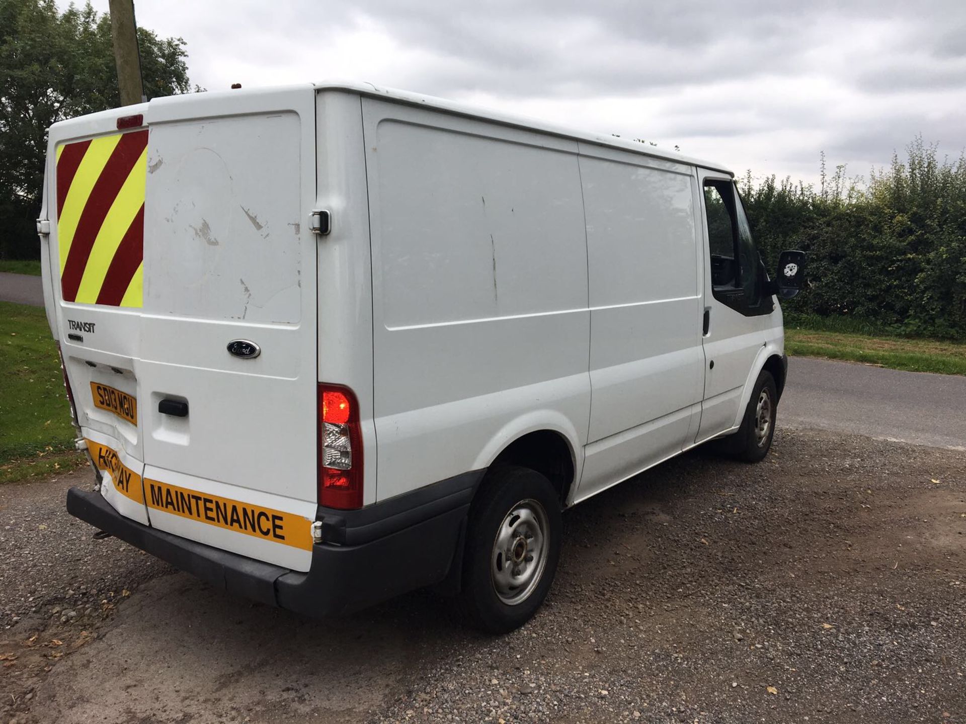 2013/13 REG FORD TRANSIT 100 T260 FWD, SHOWING 1 OWNER *NO VAT* - Image 5 of 6