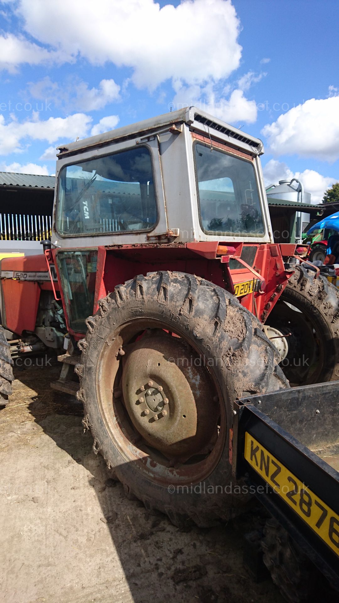 DS - MASSEY FERGUSON 590 4WD 204V TRACTOR   SHOWING 5,640 HOURS (UN-VERIFIED)   COLLECTION FROM - Image 3 of 10