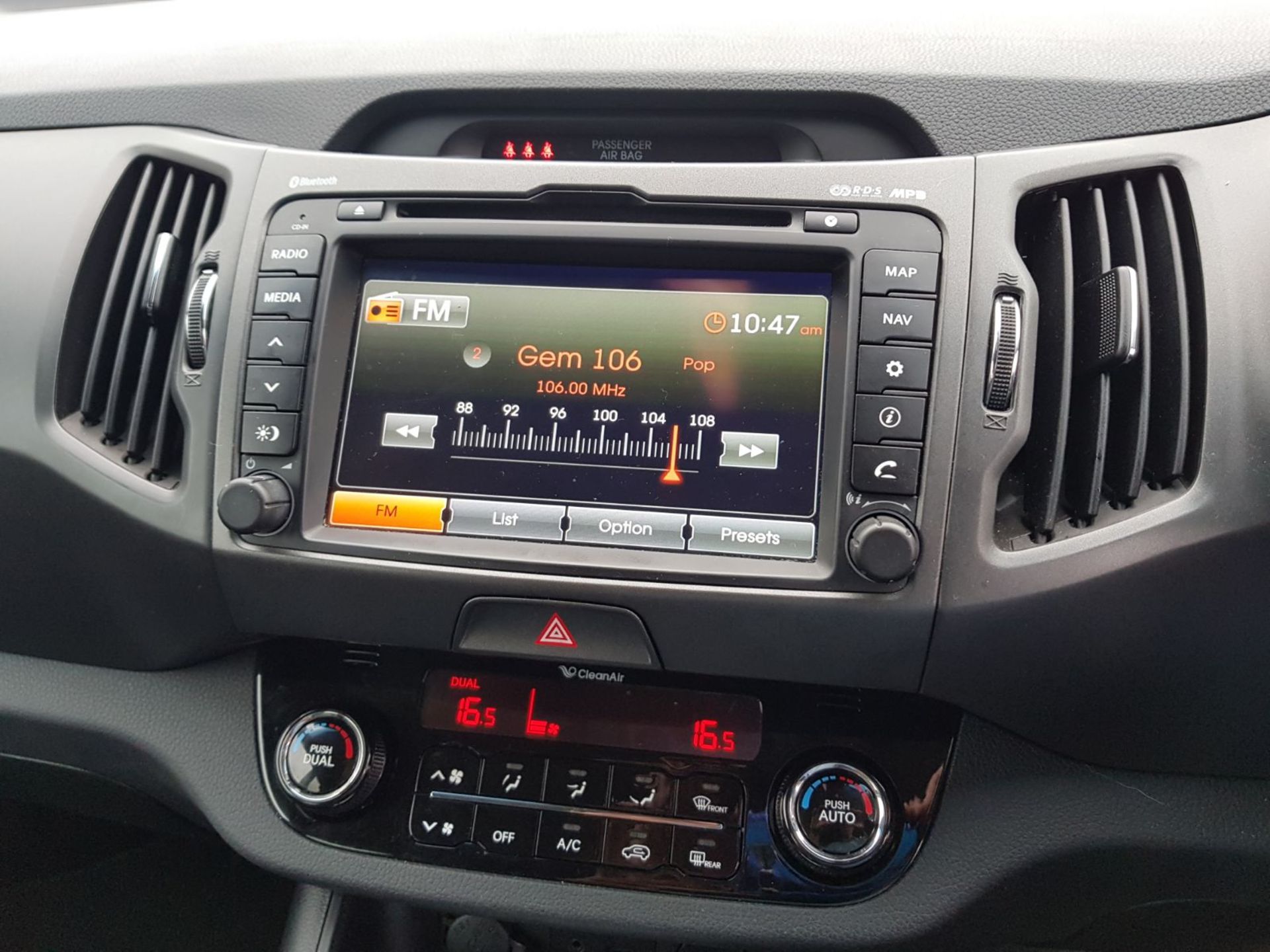 2011/61 REG KIA SPORTAGE KX-3 SAT NAV CRD ESTATE - Image 6 of 18