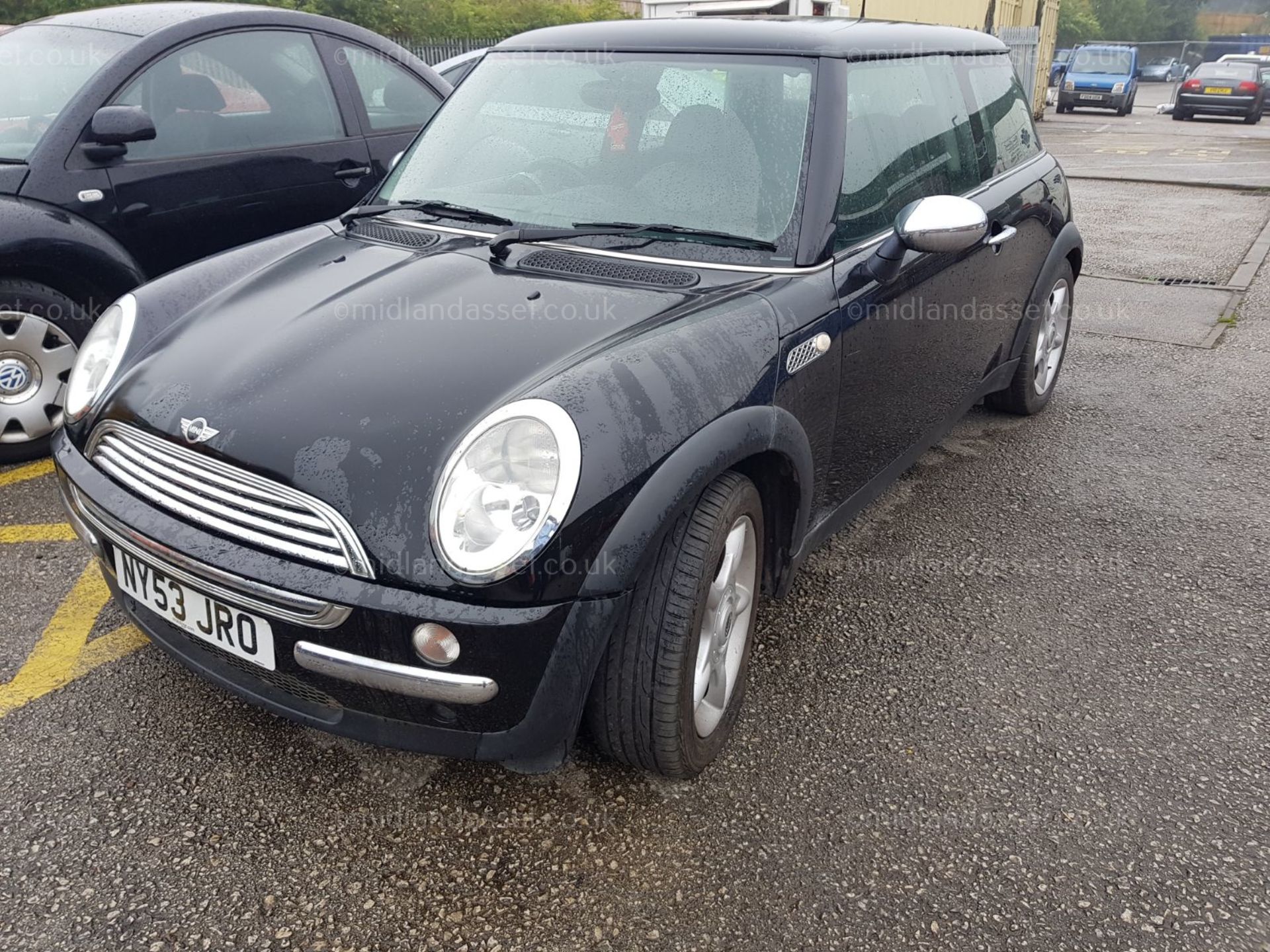 2004/53 REG MINI COOPER 3 DOOR HATCHBACK - Image 2 of 9