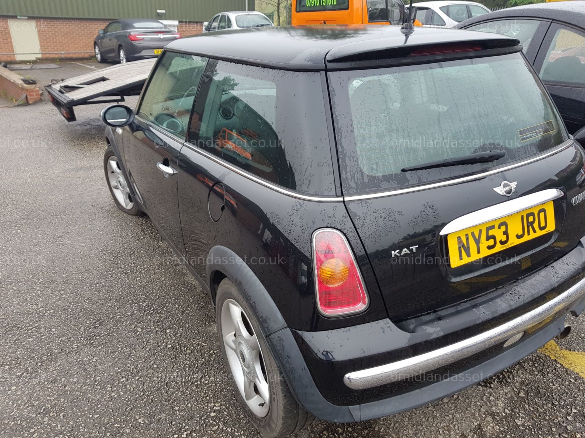 2004/53 REG MINI COOPER 3 DOOR HATCHBACK - Image 3 of 9