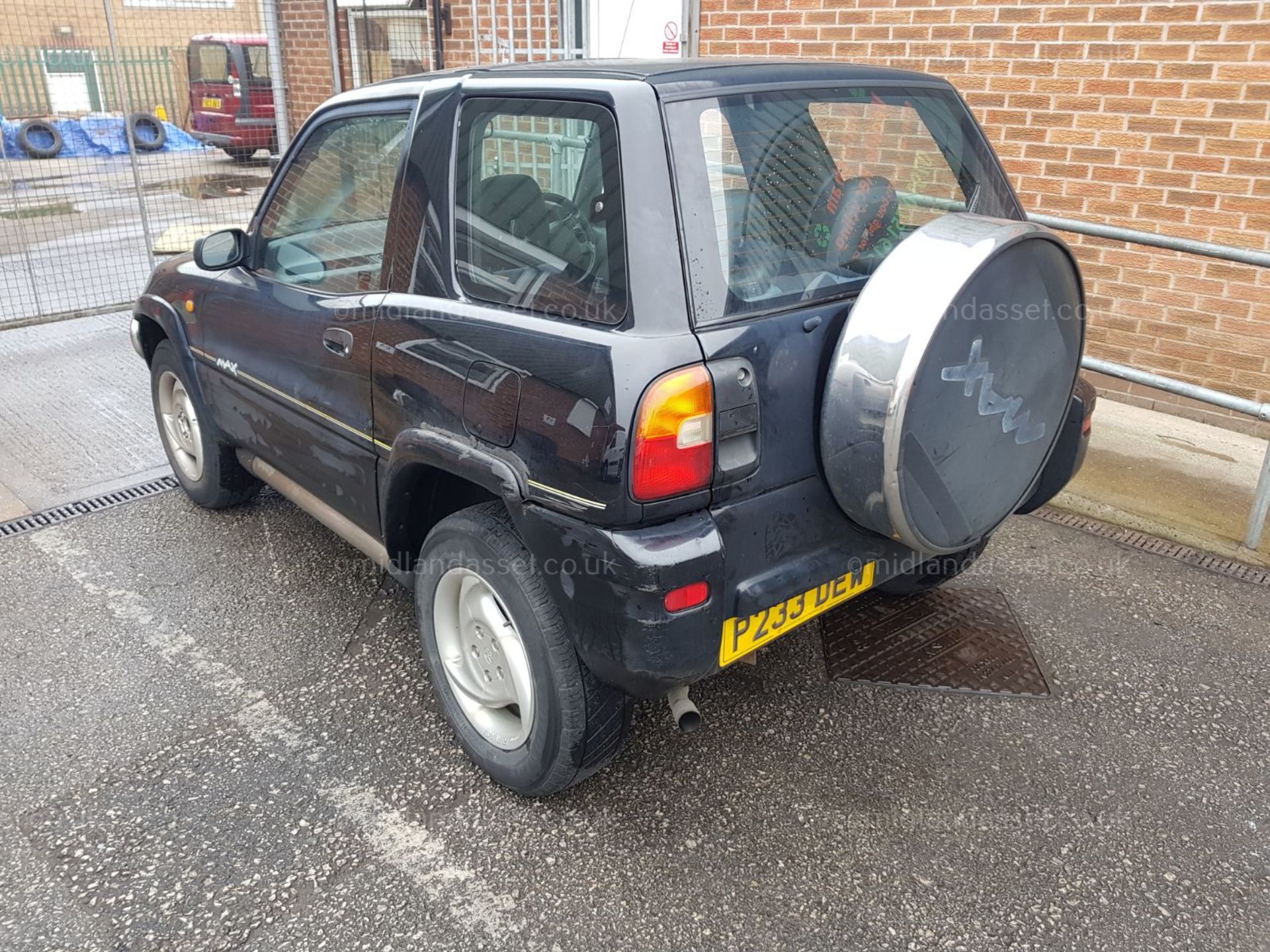 1996/P REG TOYOTA RAV-4 MAX ESTATE - Image 4 of 9