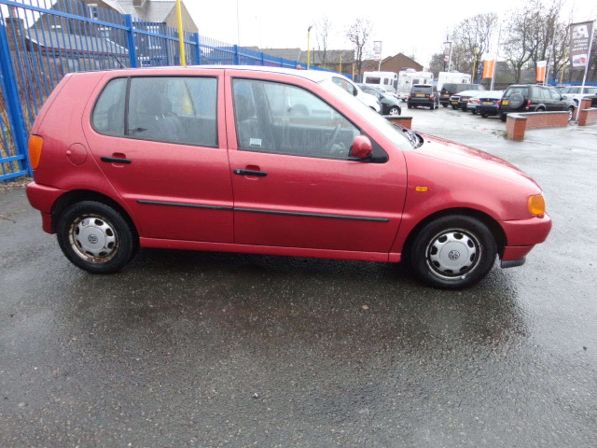 PG - 1997/R REG VOLKSWAGEN POLO 1.4 CL MANUAL 5 SPEED *NO VAT*   DATE OF REGISTRATION: 17TH NOVEMBER - Image 4 of 10