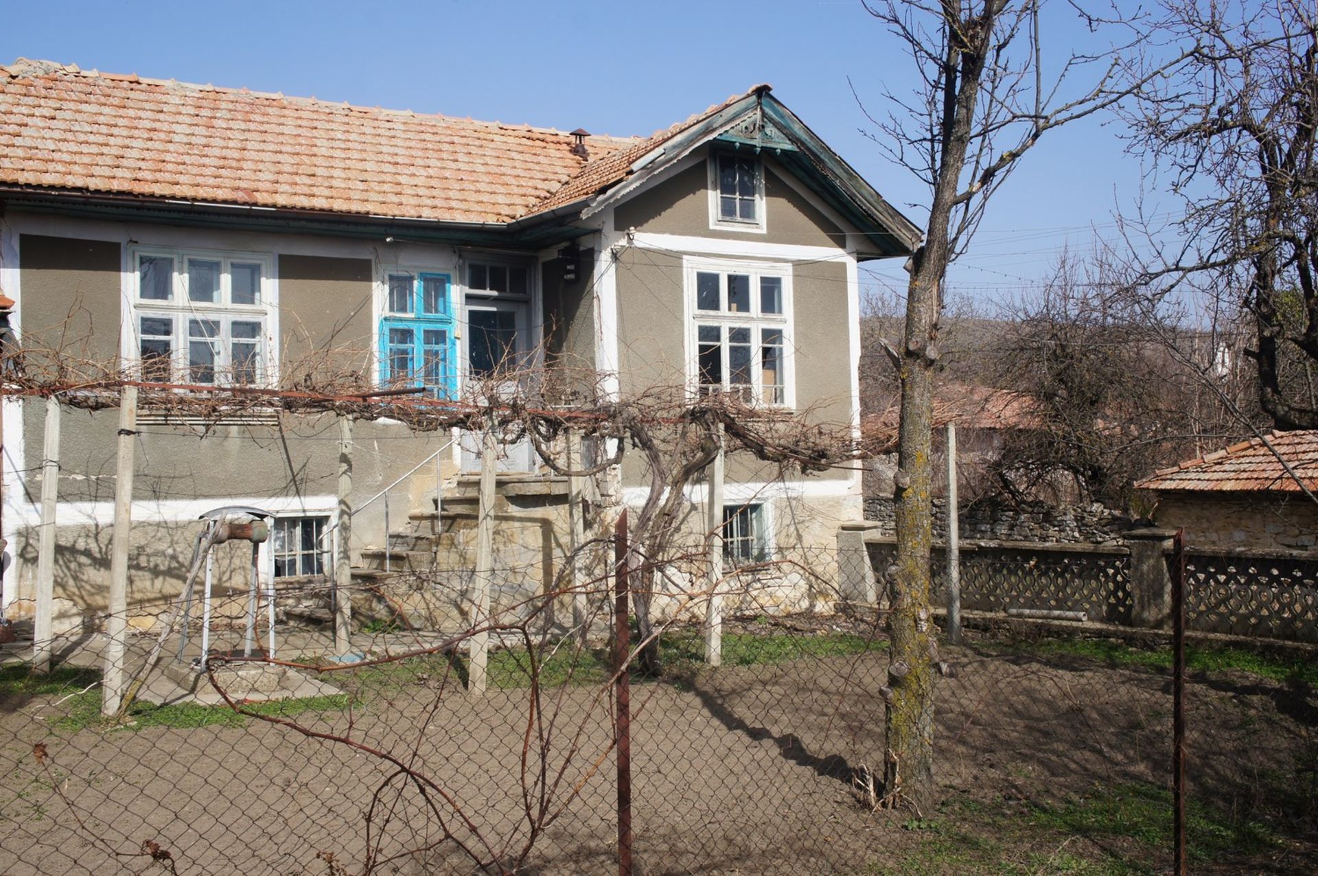 Huge freehold home and land in Bulgaria - near to Alexander Stambolisky dam and Waterfalls! - Image 6 of 41