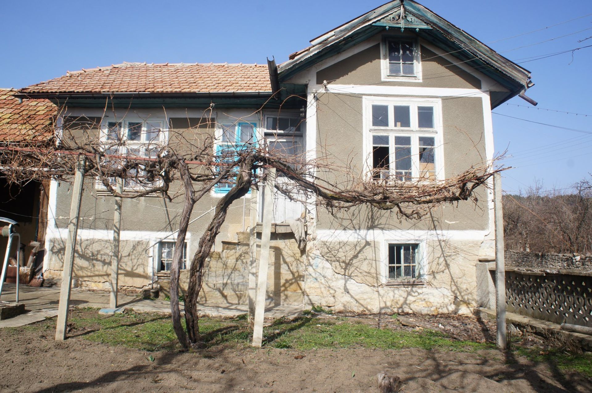 Huge freehold home and land in Bulgaria - near to Alexander Stambolisky dam and Waterfalls! - Image 5 of 41