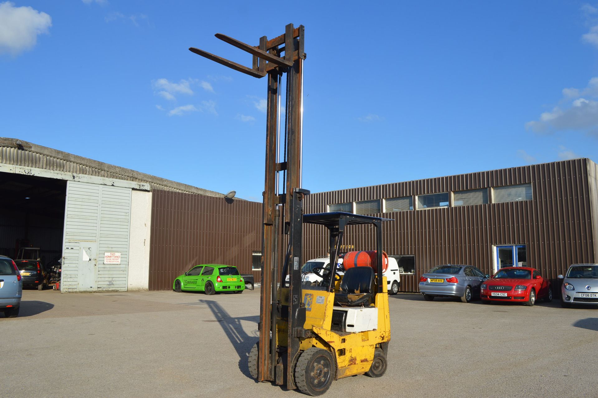 TCM 1.75T LPG FORKLIFT - GAS BOTTLE NOT INCLUDED   BRAKES GOOD RATED CAPACITY: 1600KG MAX FORK - Image 12 of 14