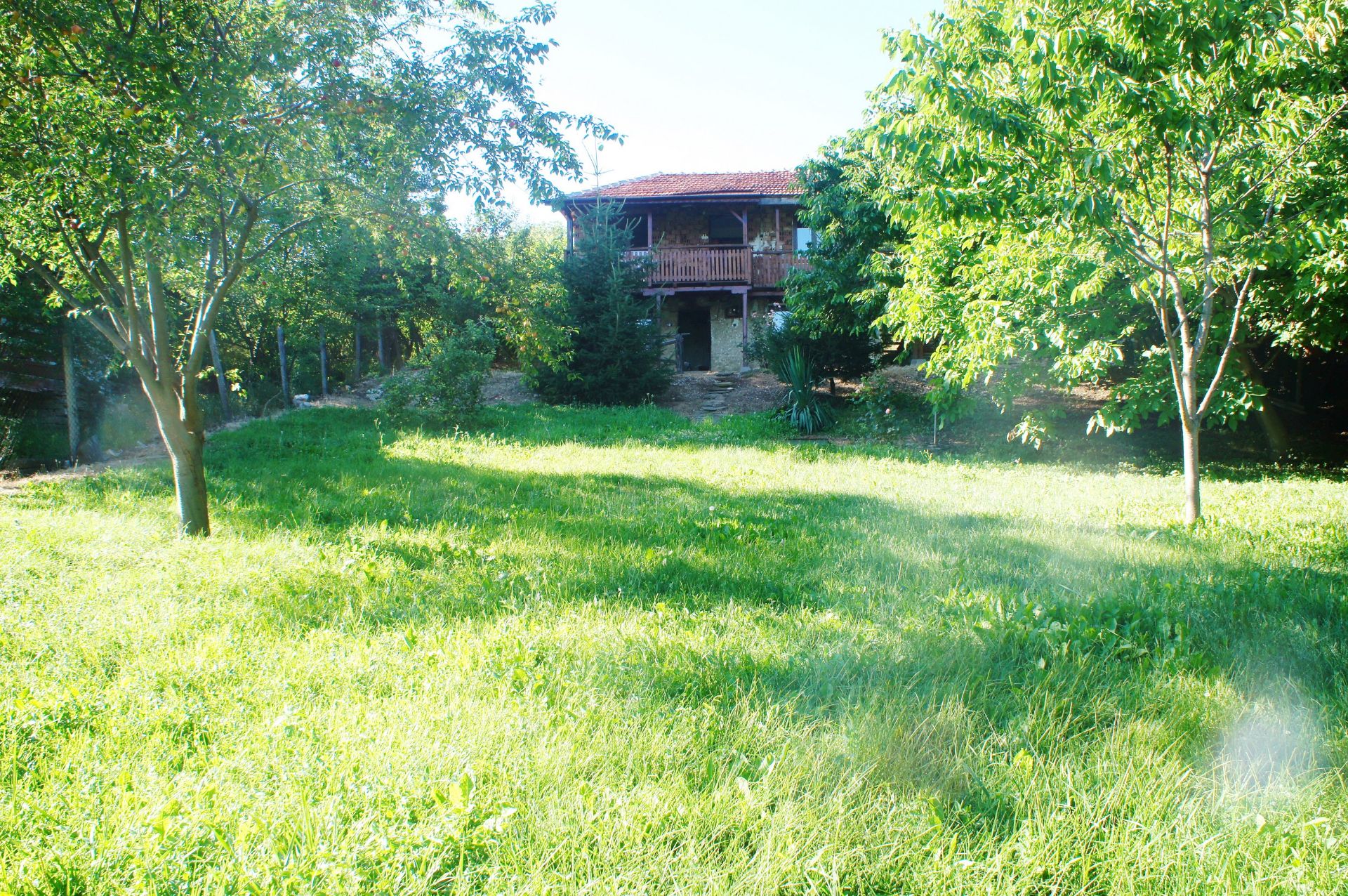 FABULOUS freehold home and land in Bulgaria, ONLY 10 minfrom Lovech! - Image 5 of 32