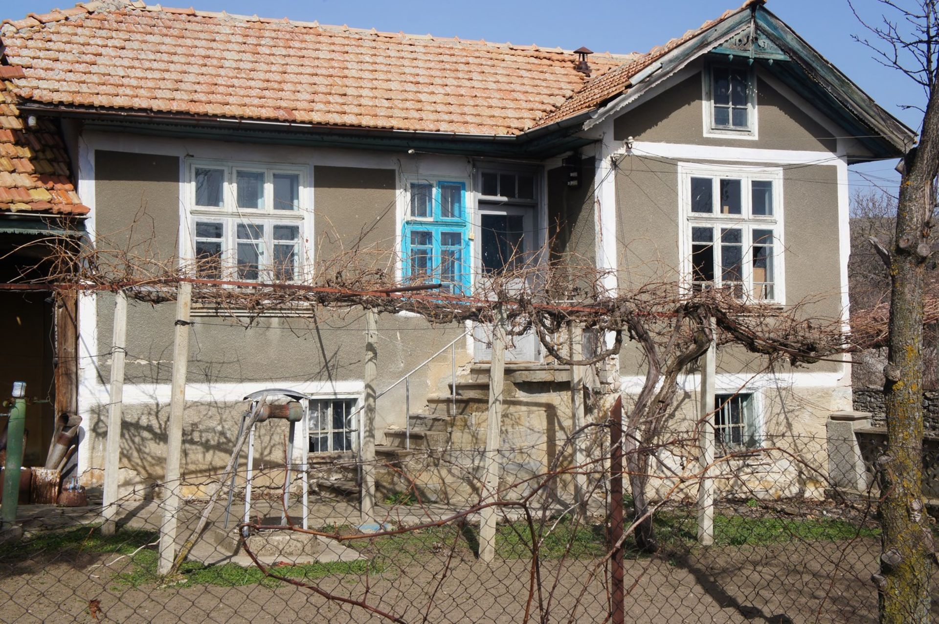 Huge freehold home and land in Bulgaria - near to Alexander Stambolisky dam and Waterfalls! - Image 7 of 41