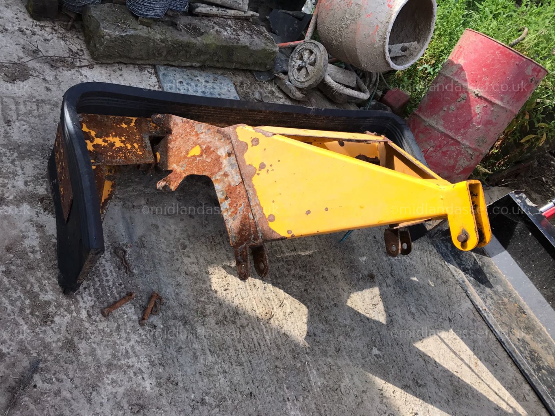 6 FOOT YARD SCRAPER