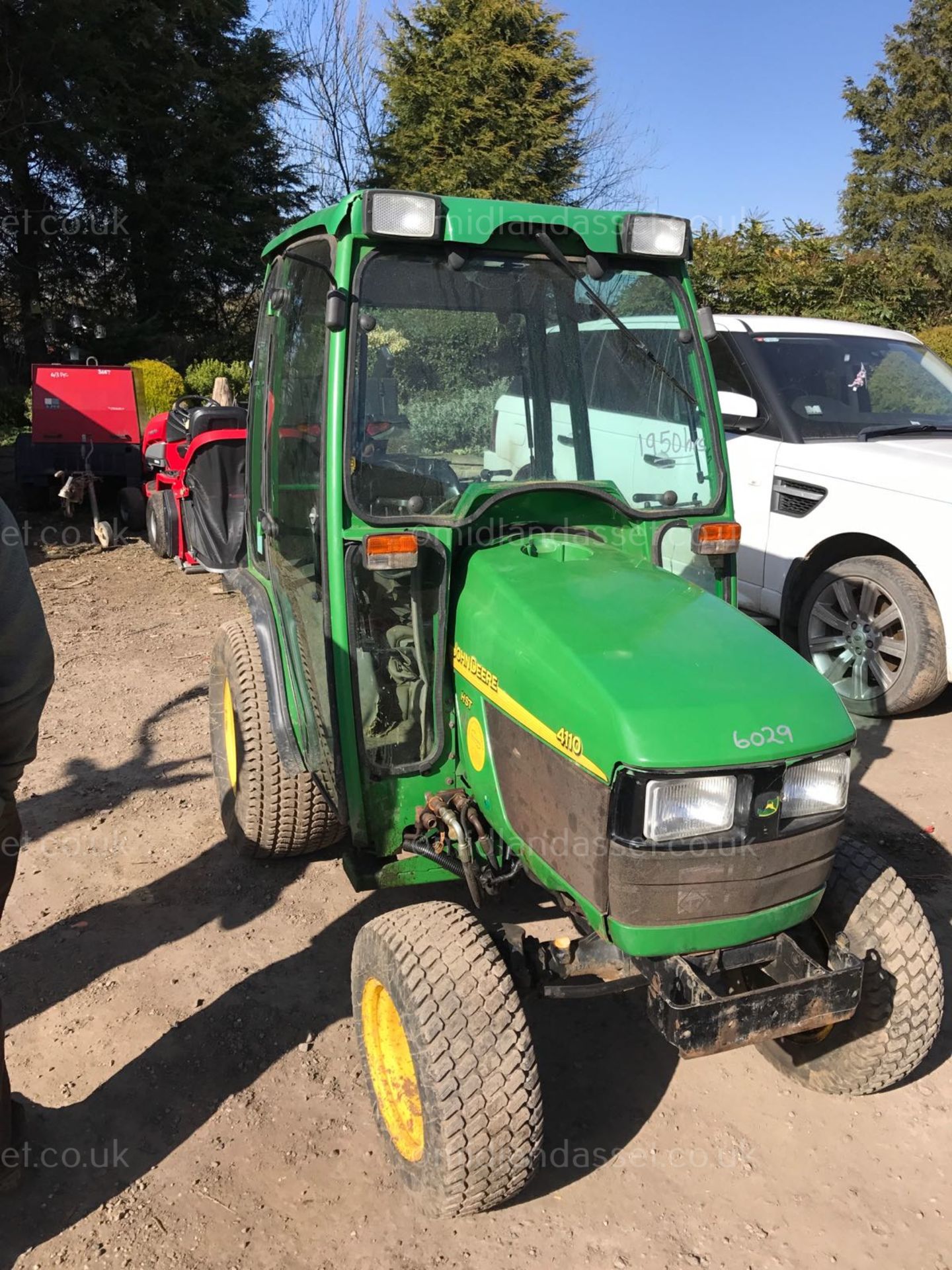 JOHN DEERE 4110 HST TRACTOR