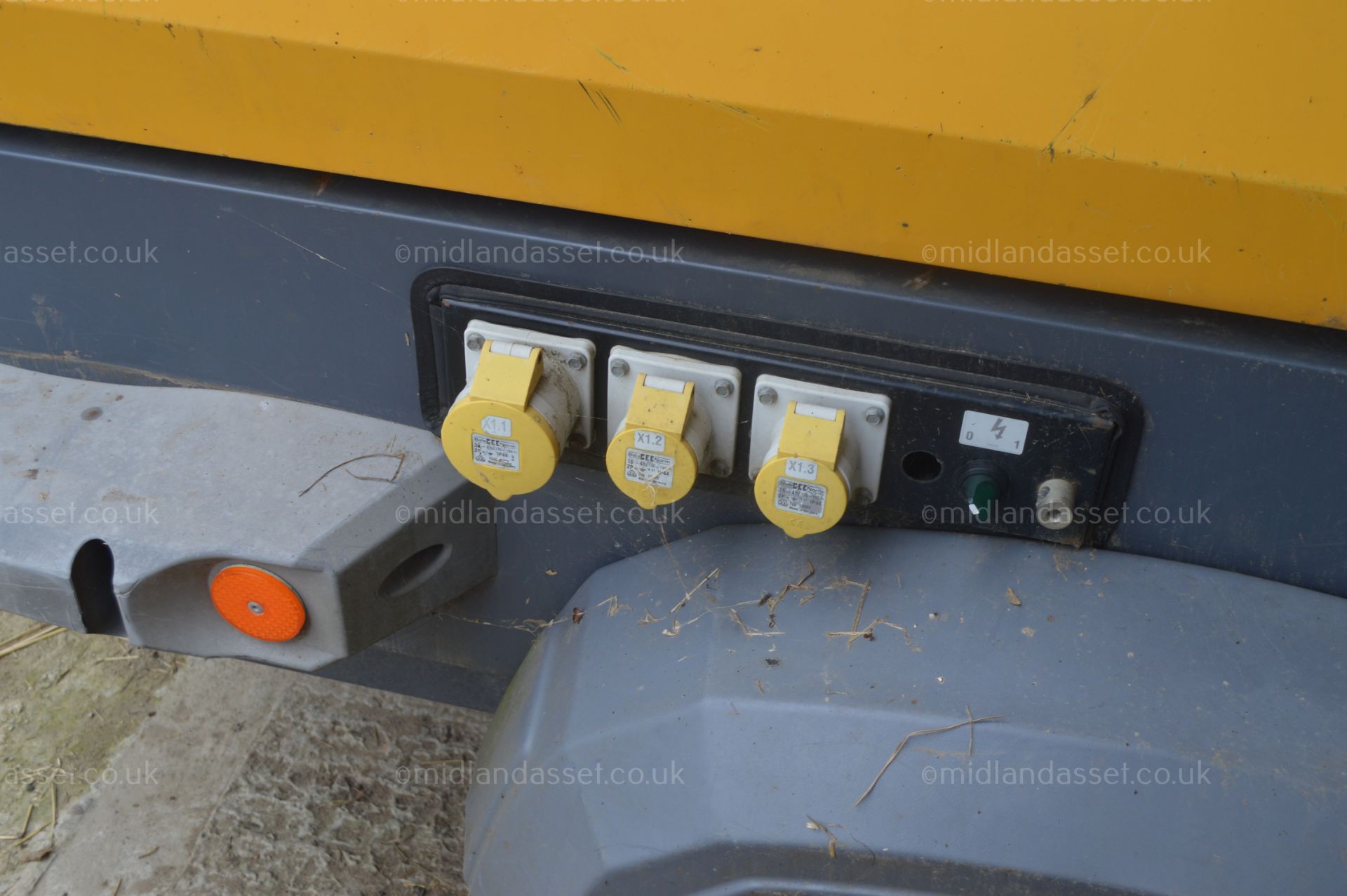 2008 ATLAS COPCO XAS 67 COMPRESSOR/GENERATOR - Image 4 of 7