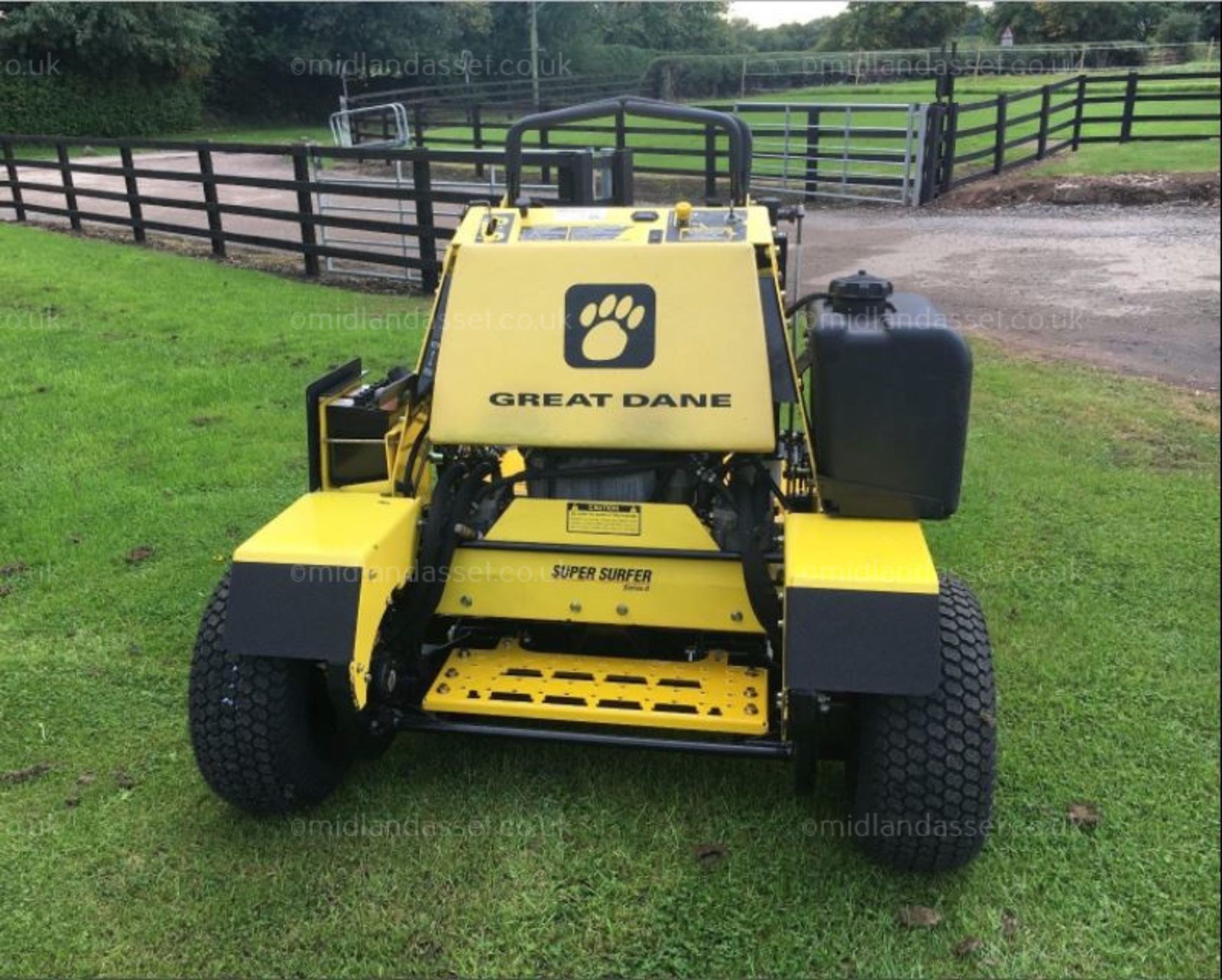 GREAT DANE ZERO TURN STAND ON LAWN MOWER - ROAD REGISTERED - Image 2 of 6
