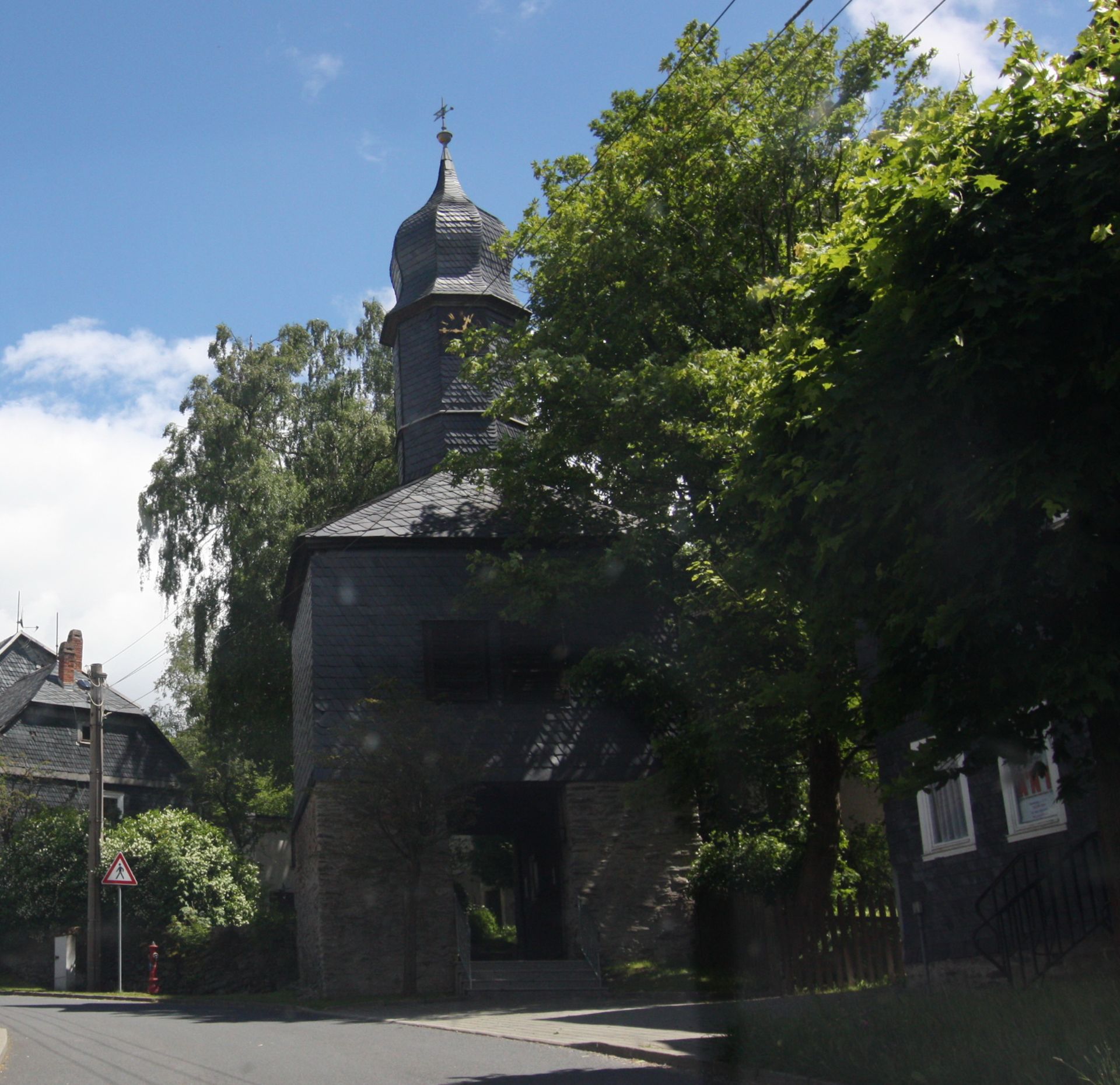 Meuselbach-Schwarzm.hle, Germany - HUGE 50 ROOM HOUSE(S) PUB AND WORKSHOPS 1/2 ACRE - Image 100 of 113