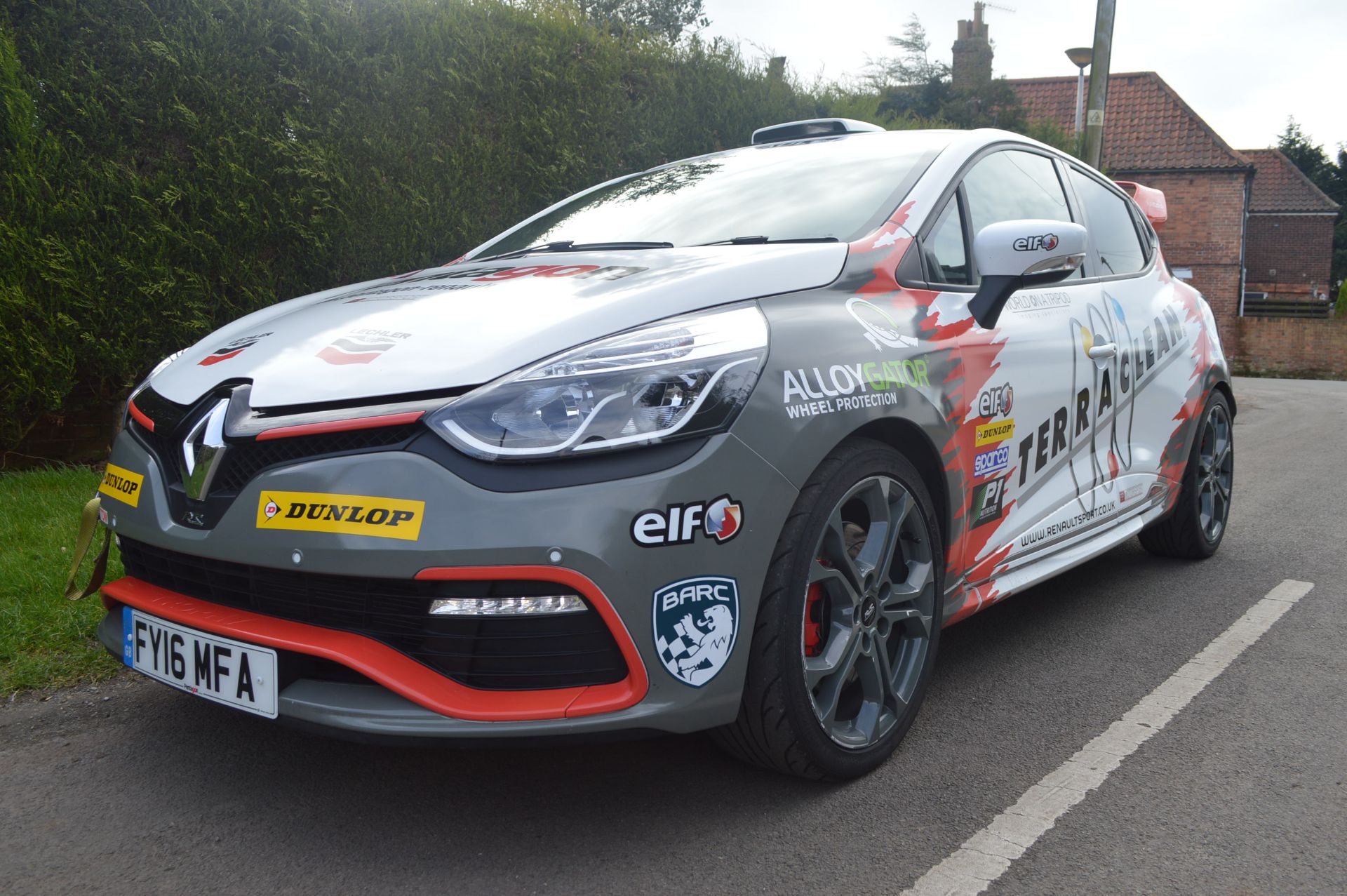 2016/16 REG RENAULT CLIO RENAULT SPORT SAT NAV TROPHY 220, INCREDIBLE CAR - Image 26 of 29