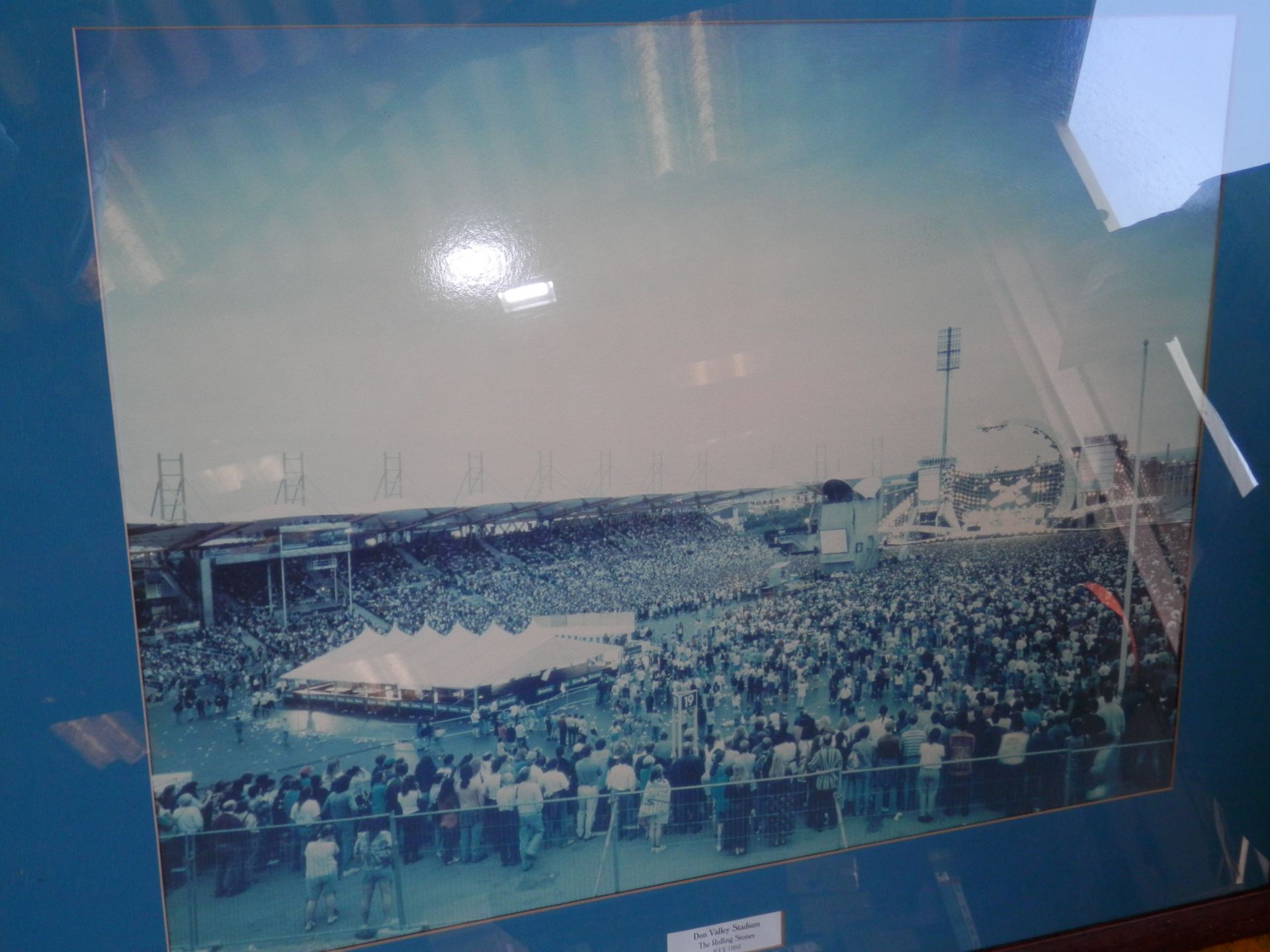 ORIGINAL ROLLING STONES PHOTOGRAPH THAT WAS HUNG IN THE DON VALLEY STADIUM CORRIDOR FROM 1995 - Image 2 of 3