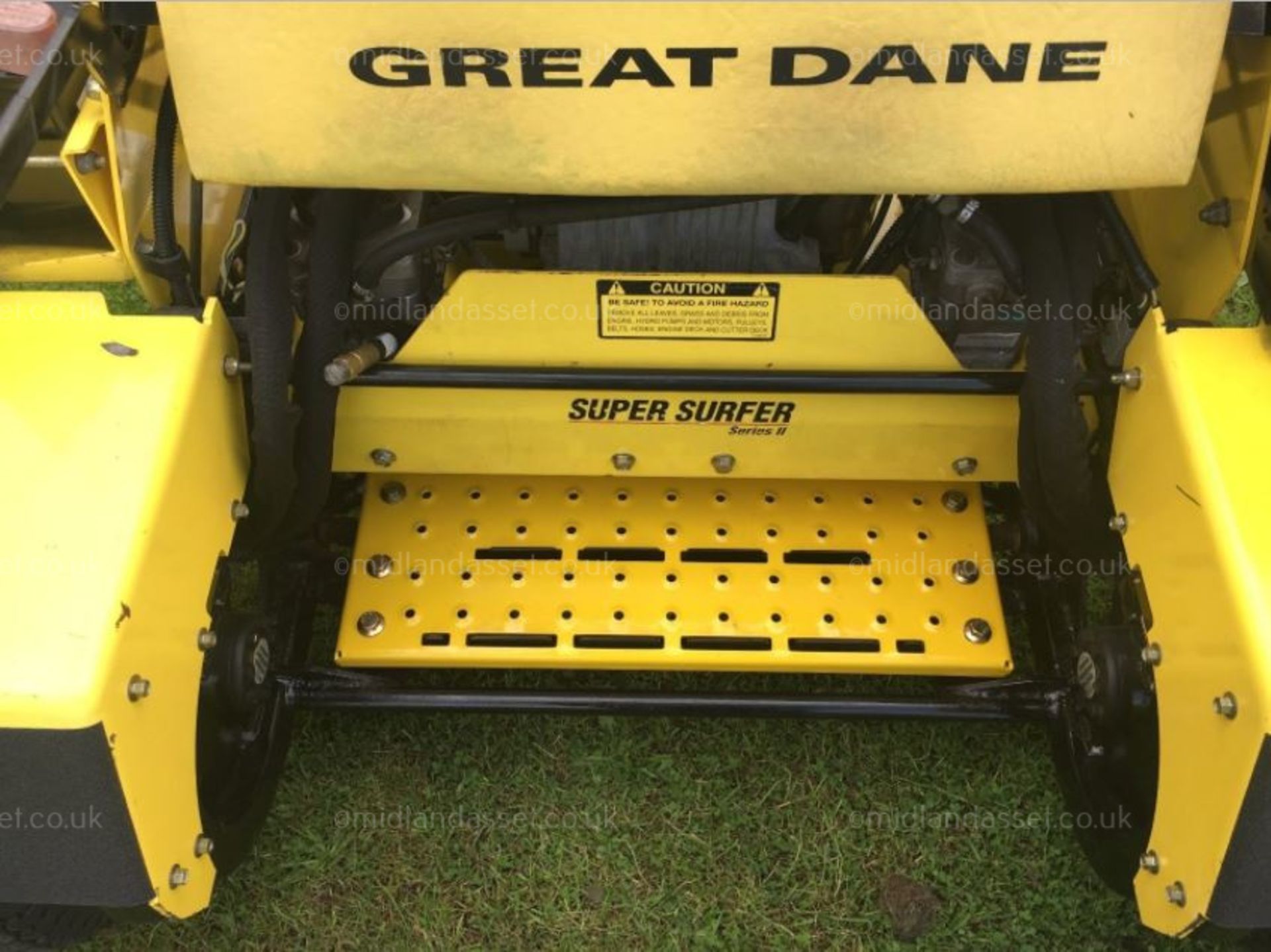 GREAT DANE ZERO TURN STAND ON LAWN MOWER - ROAD REGISTERED - Image 4 of 6