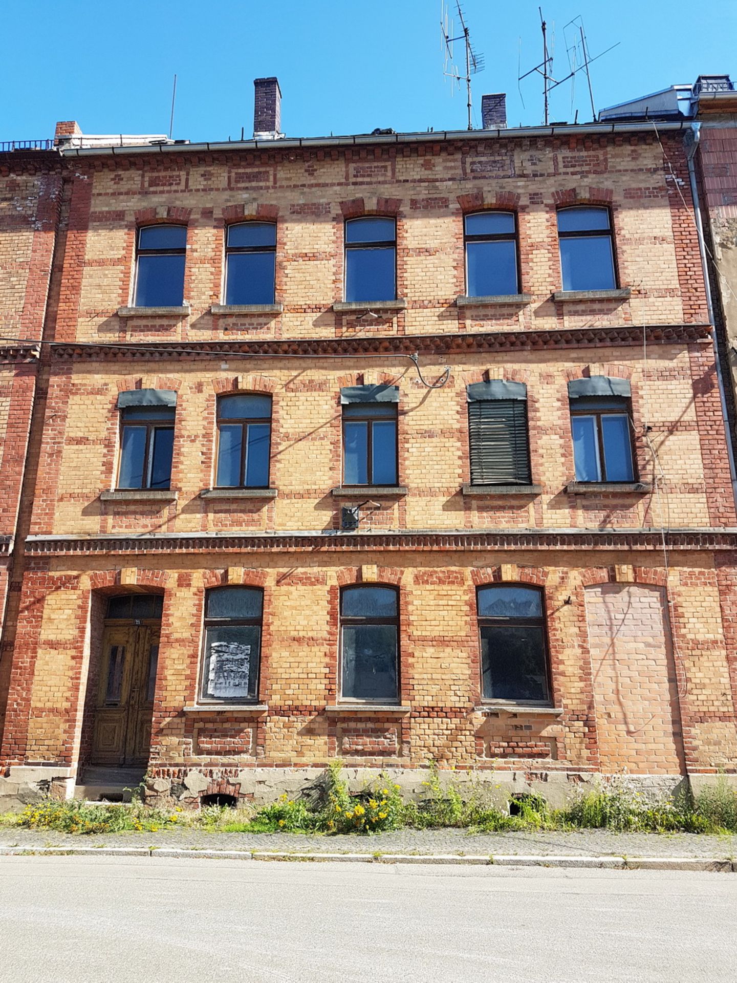 LARGE APARTMENT BLOCK IN GREIZ, GERMANY - Image 7 of 54