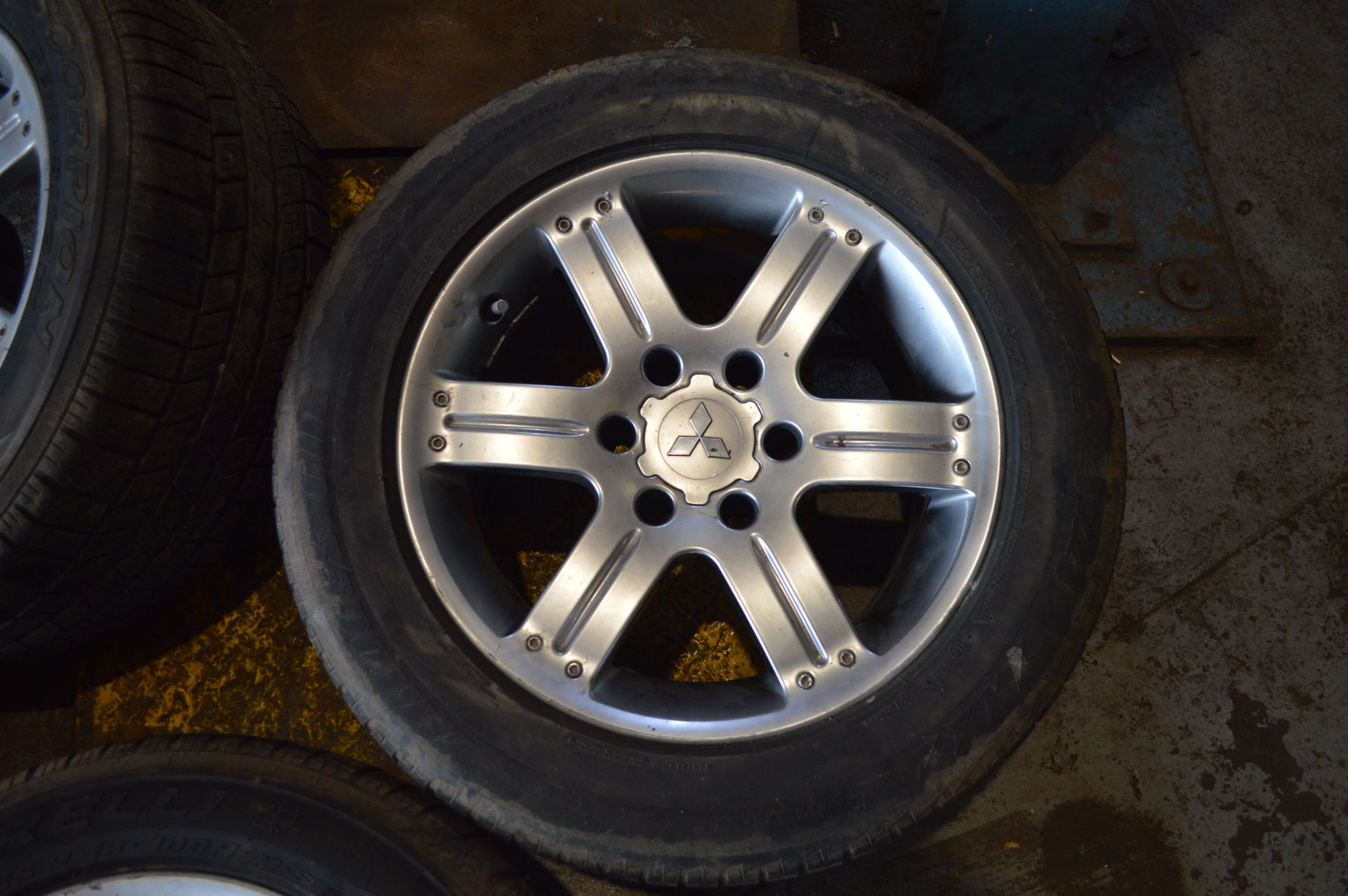 X4 MITSUBISHI 18" WHEELS & TYRES, REMOVED FROM A MITSUBISHI L200 *NO VAT* - Image 5 of 6