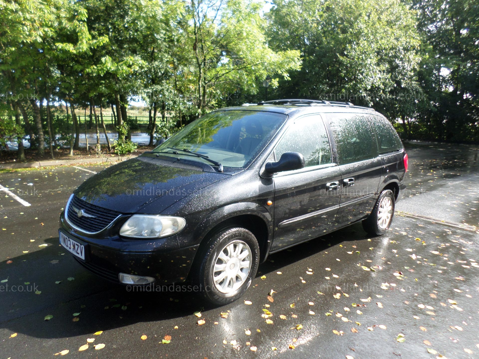 2003/03 REG CHRYSLER VOYAGER CRD LX 7 SEAT MPV - Image 2 of 11