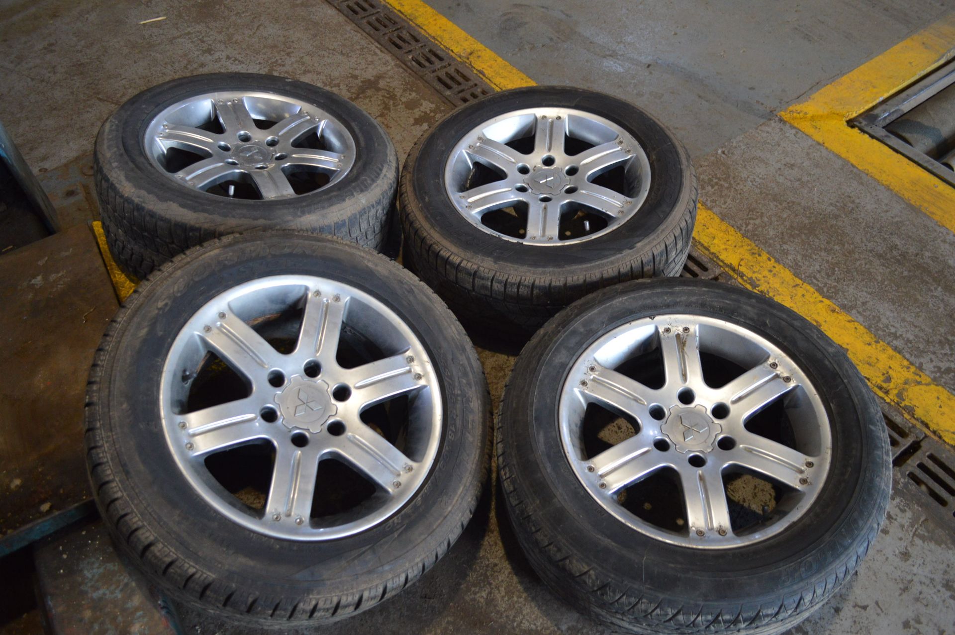 X4 MITSUBISHI 18" WHEELS & TYRES, REMOVED FROM A MITSUBISHI L200 *NO VAT*