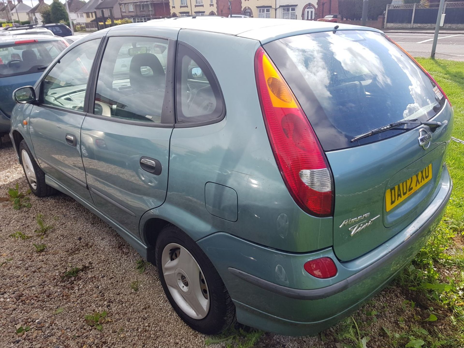 2002/02 REG NISSAN ALMERA TINO SE GREEN, SHOWING 1 FORMER KEEPER *NO VAT* - Image 3 of 12