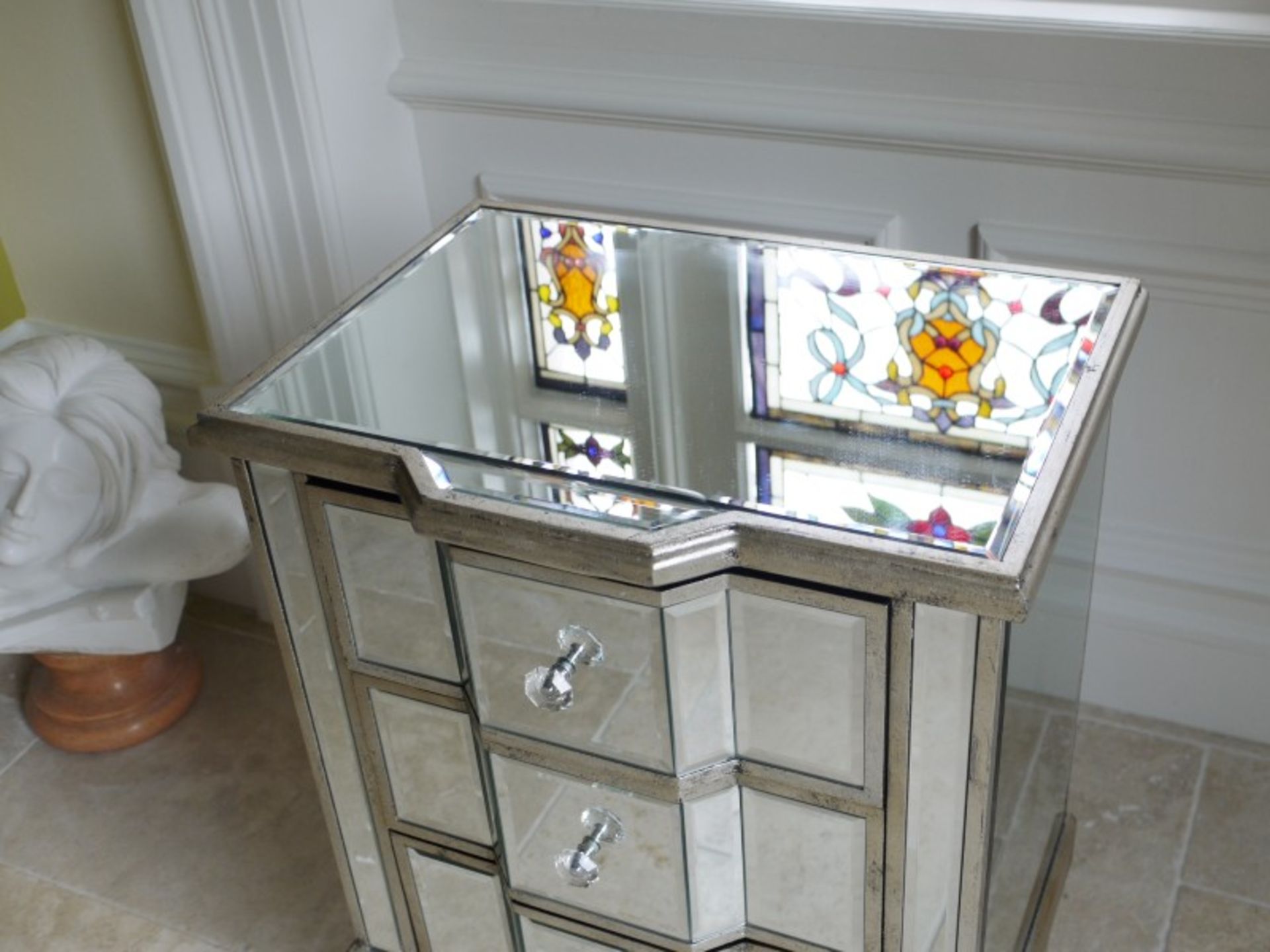 VENETIAN MIRRORED BEDSIDE TABLE - BRAND NEW W: 48CM  H: 74CM  D: 37CM NATIONWIDE DELIVERY AVAILABLE - Image 2 of 6