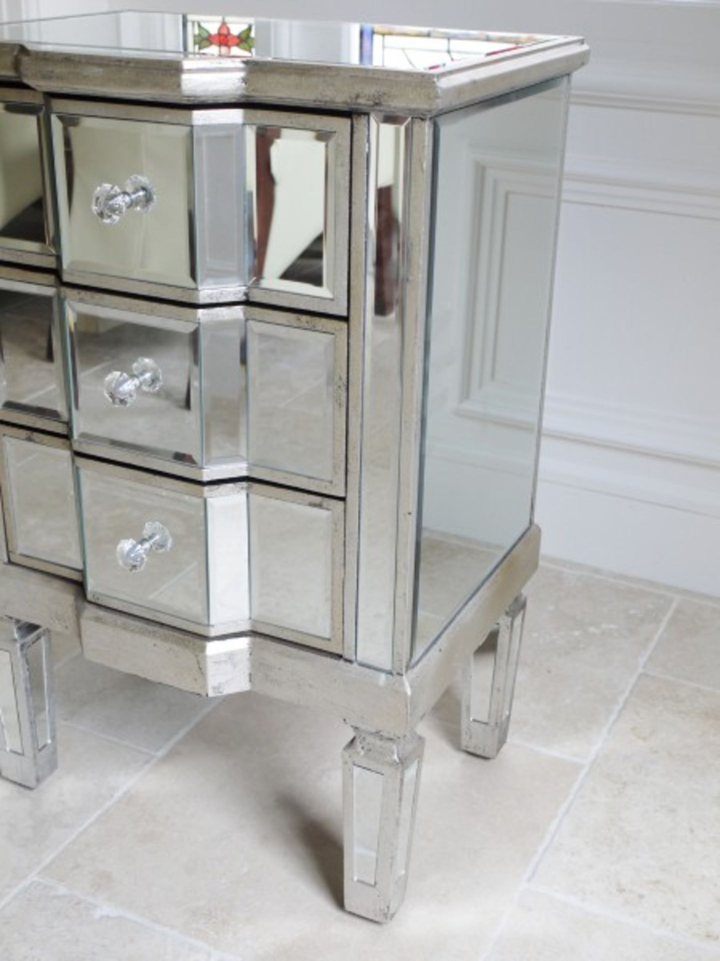 VENETIAN MIRRORED BEDSIDE TABLE - BRAND NEW W: 48CM  H: 74CM  D: 37CM NATIONWIDE DELIVERY AVAILABLE - Image 4 of 6