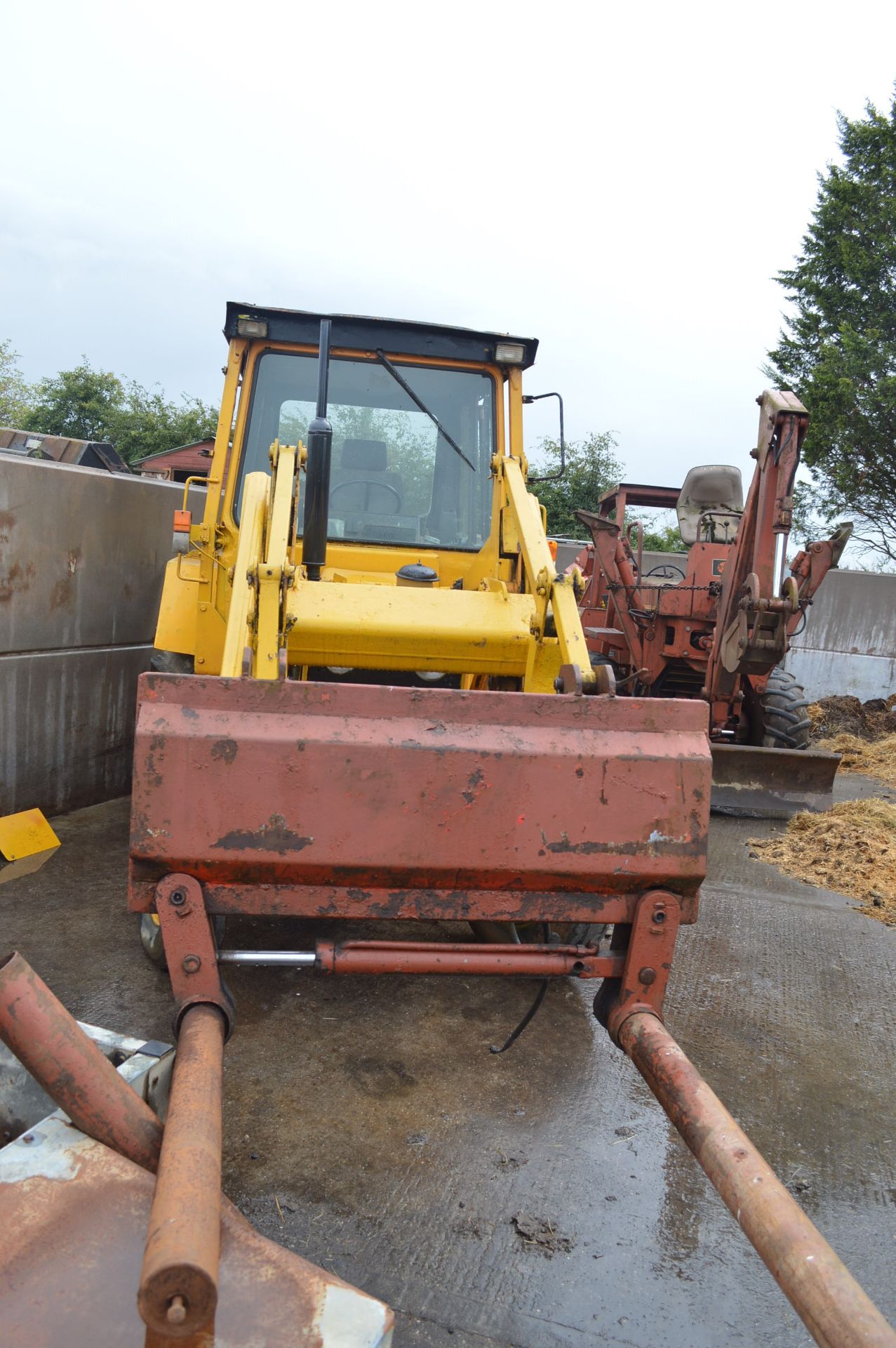 MASSEY FERGUSON 50H TRACTOR WITH BALE SQUEEZE ATTACHMENT *PLUS VAT* - Image 4 of 6