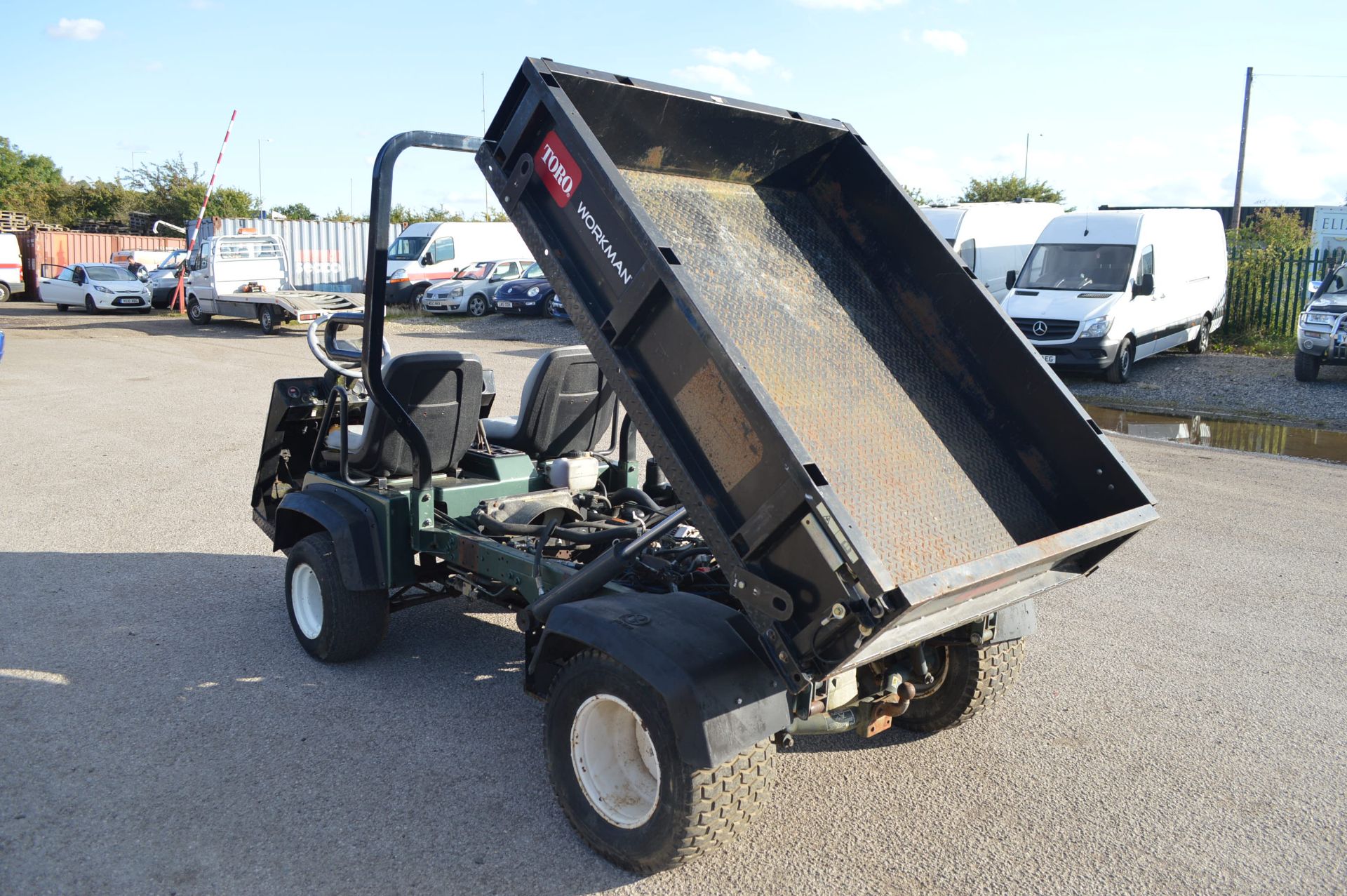 TORO WORKMAN TIPPER 3 CYLINDER PETROL ENGINE, 468 HOURS *PLUS VAT* - Image 4 of 20