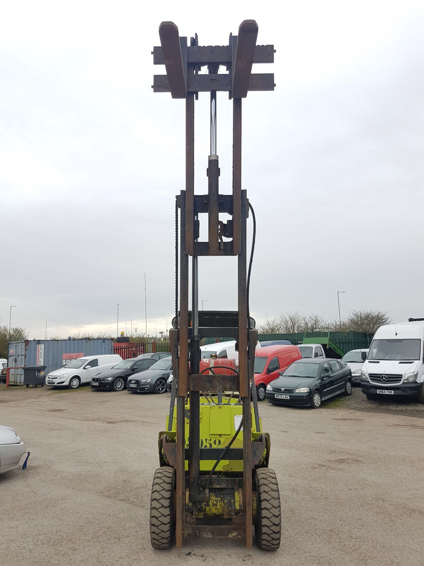 2.5 TONNE, CLARKE C500-Y50 GAS POWERED FORKLIFT, YEAR UNKNOWN    MAKE: CLARKE MODEL: C500Y50 YEAR: - Image 10 of 15