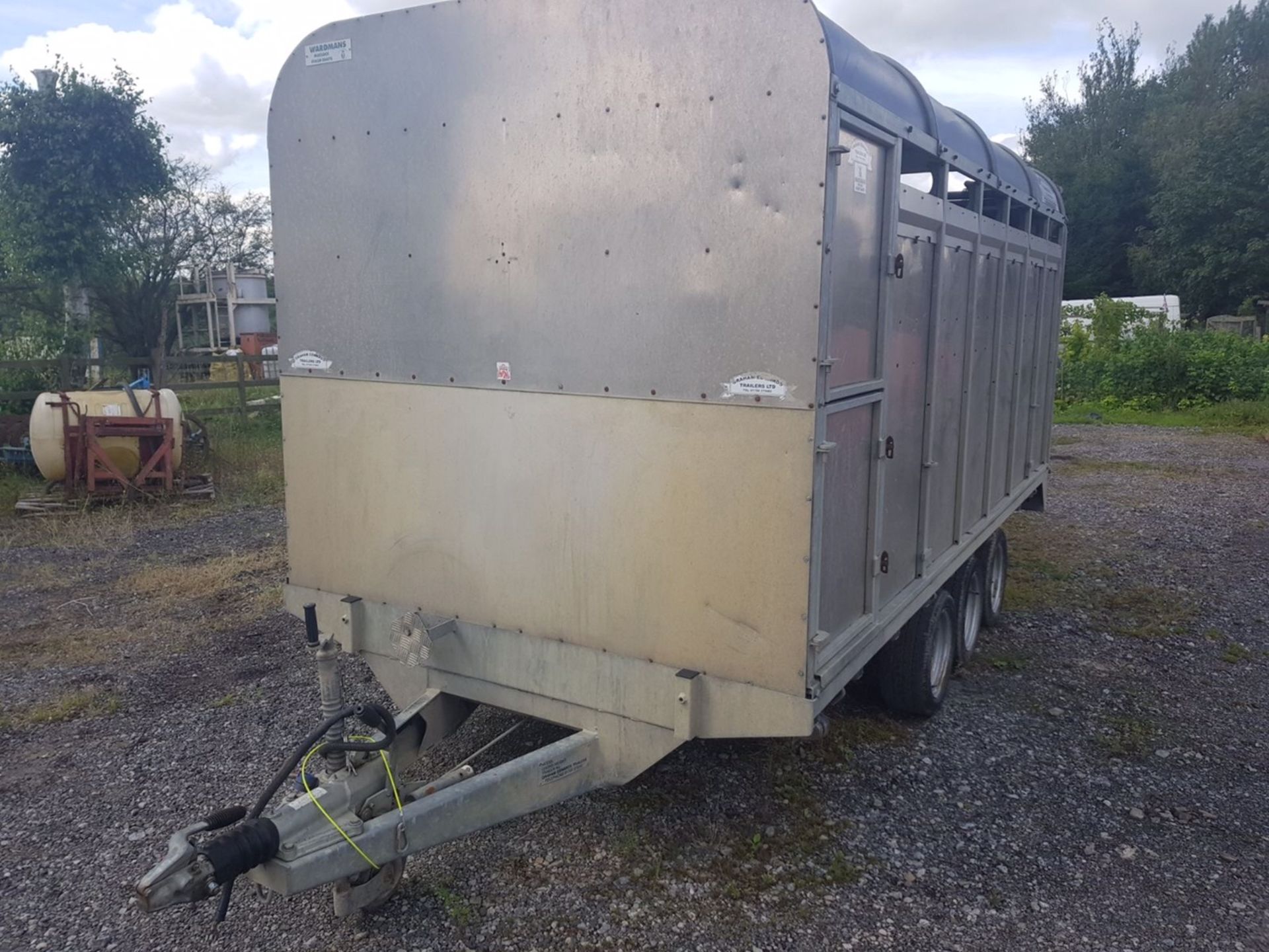 GRAHAM EDWARDS TRI-AXLE CATTLE TRAILER *PLUS VAT* - Image 3 of 4