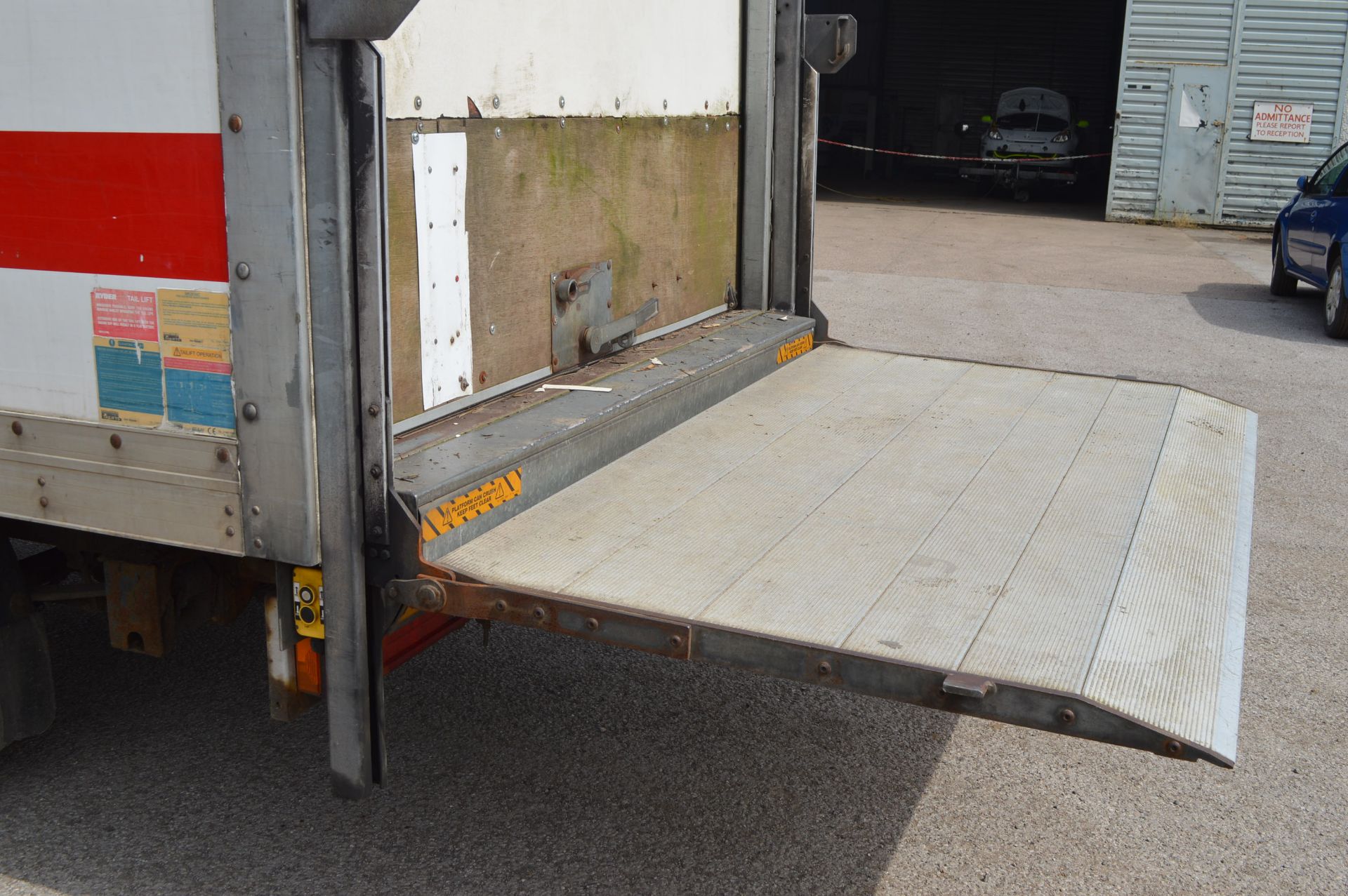 MERCEDES SPRINTER REAR BOX BODY / SHELL - WITH TAIL LIFT *NO VAT* - Image 4 of 12