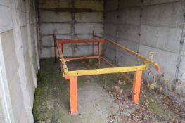 SCAFFOLD TUBE PAINTING BENCH *PLUS VAT*   COLLECTION / VIEWING FROM MARKHAM MOOR, DN22 0QU