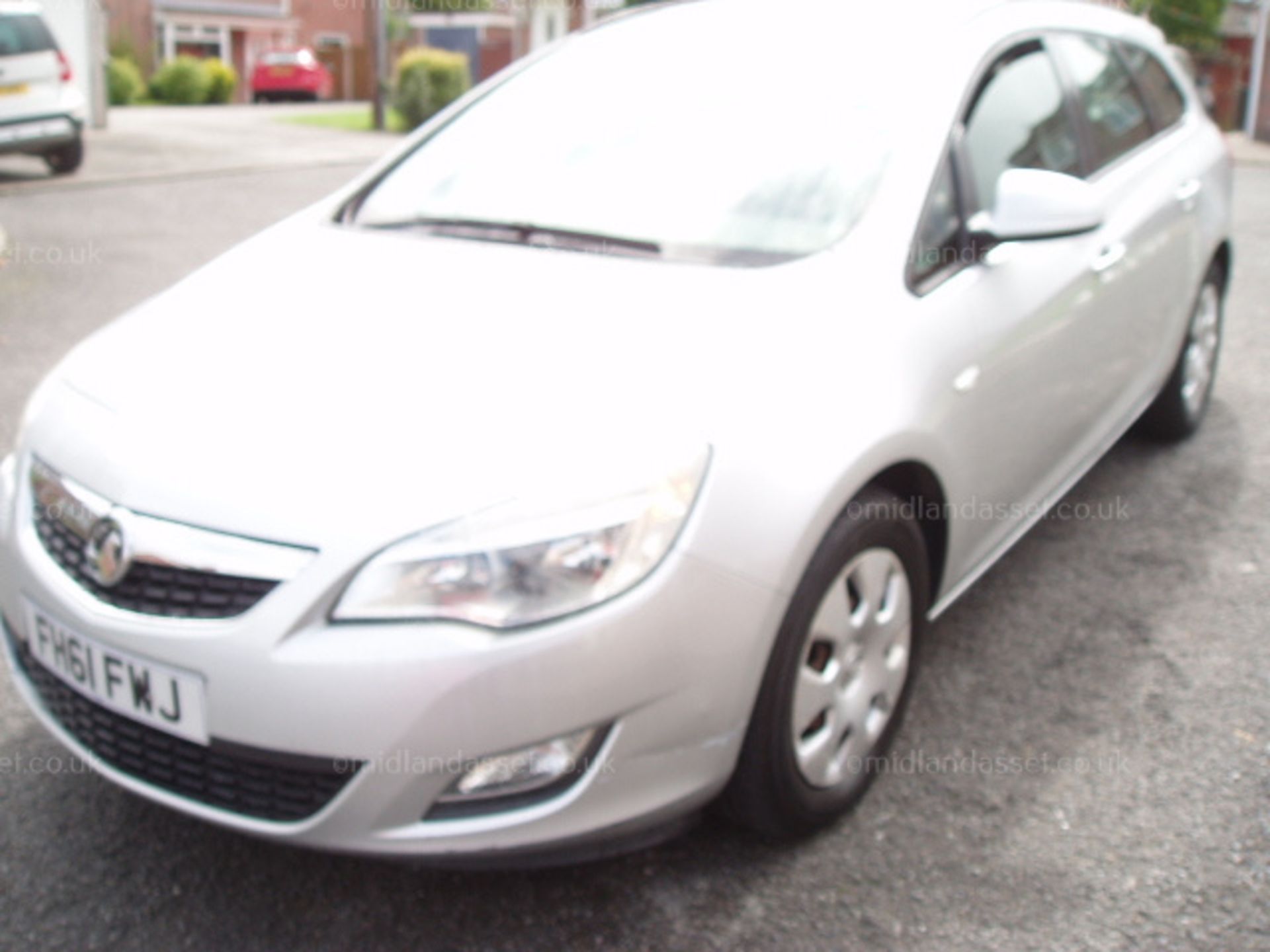 2012/61 REG VAUXHALL ASTRA EXCLUSIV CDTI ECOFLEX ESTATE ONE OWNER - Image 2 of 12