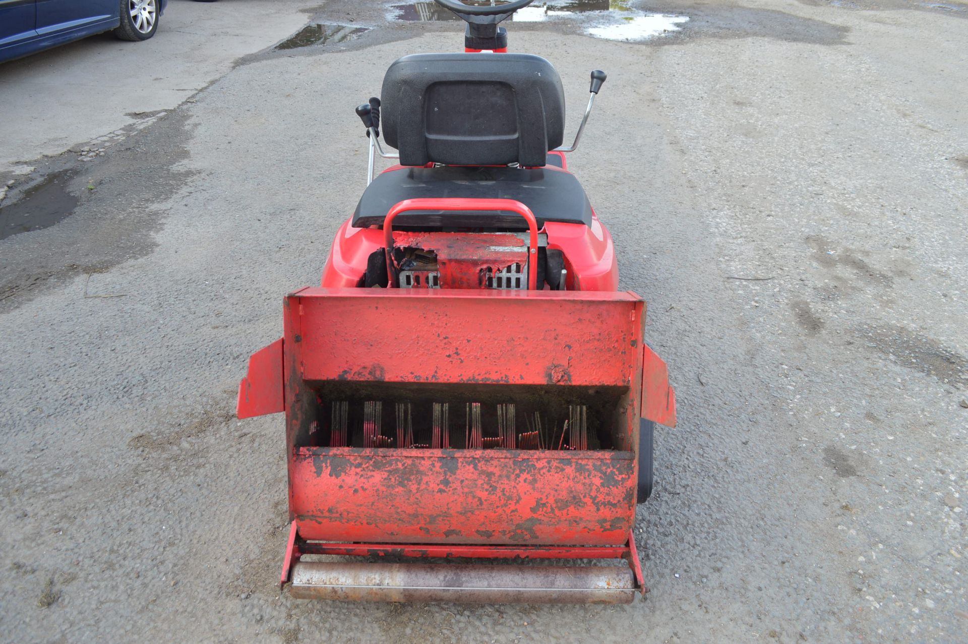 COUNTAX 30 RIDE-ON LAWN MOWER, KEYS PRESENT, STARTS RUNS & CUTS *NO VAT* - Image 5 of 11