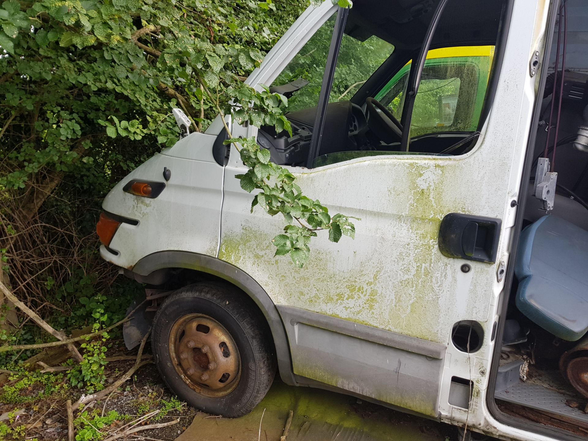 2004/54 REG IVECO DAILY S2000 PRISON VAN (SHOWING 1 OWNER FROM NEW) - SELLING AS SPARES & REPAIRS - Image 3 of 6