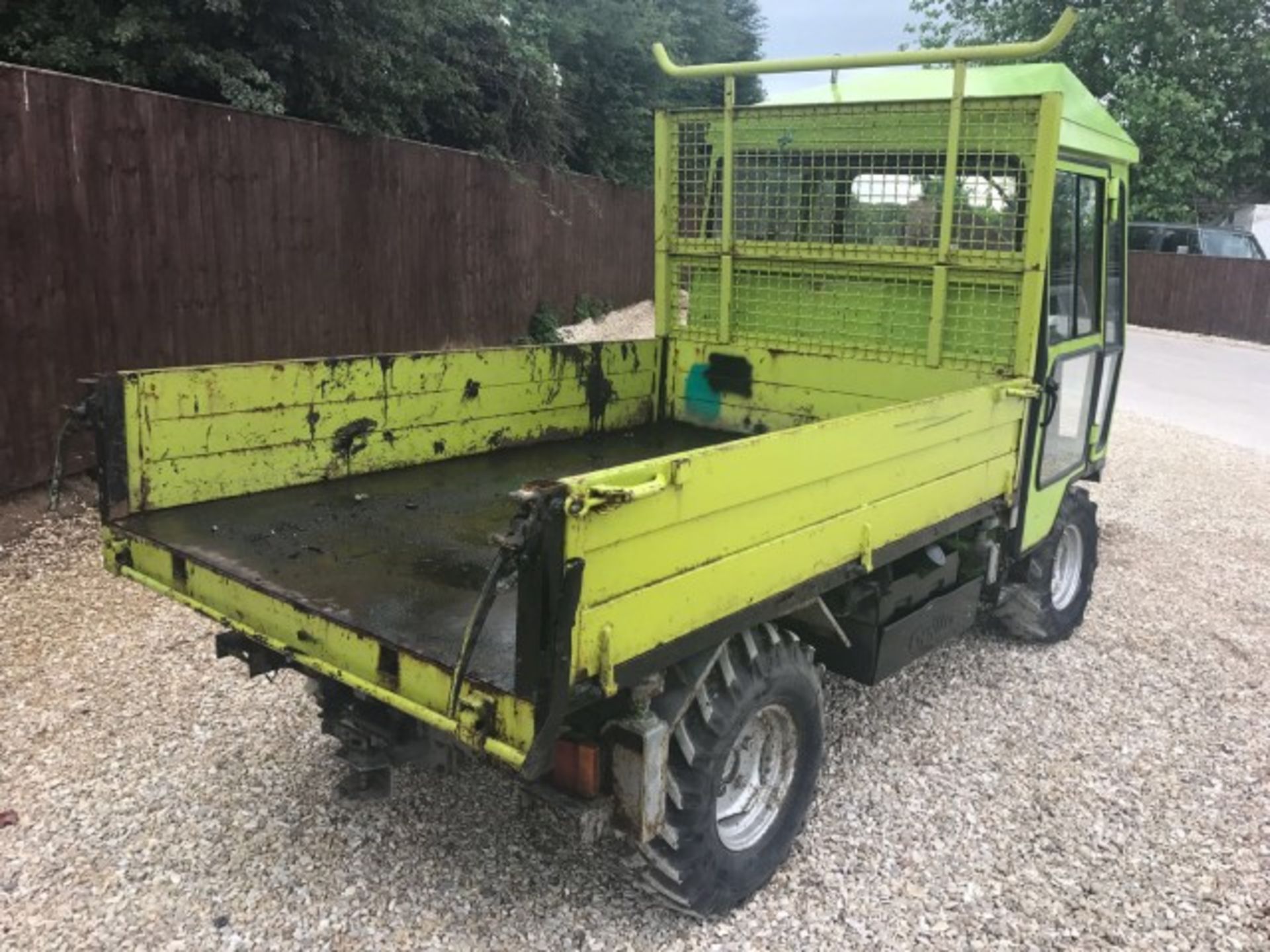 2004 GRILLO 25M3P FULL CAB 3 WAY TIPPER *PLUS VAT* - Image 4 of 7