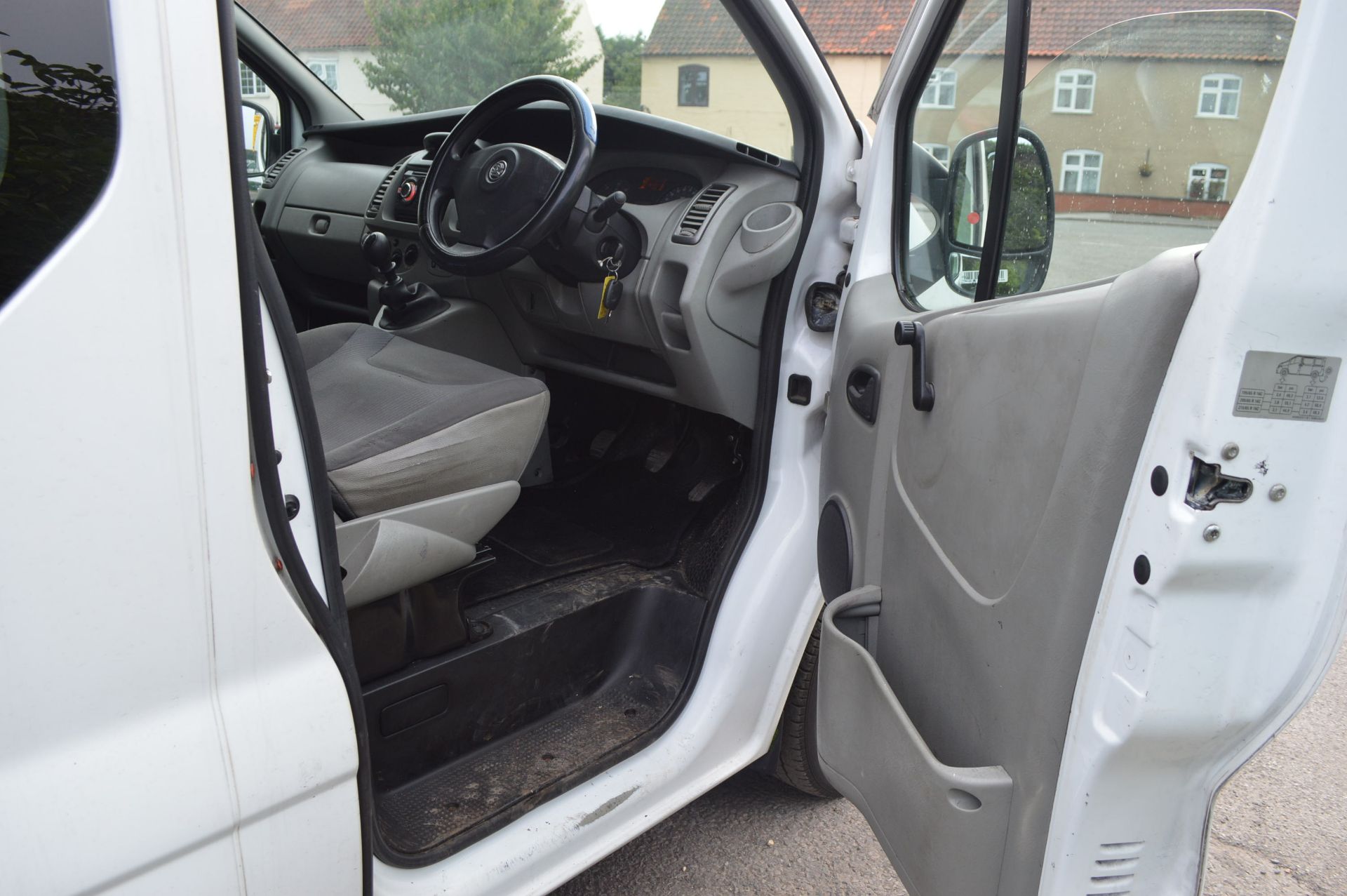 2007/56 REG VAUXHALL VIVARO 2700 CDTI SWB, SHOWING 2 FORMER KEEPERS *PLUS VAT* - Image 11 of 14