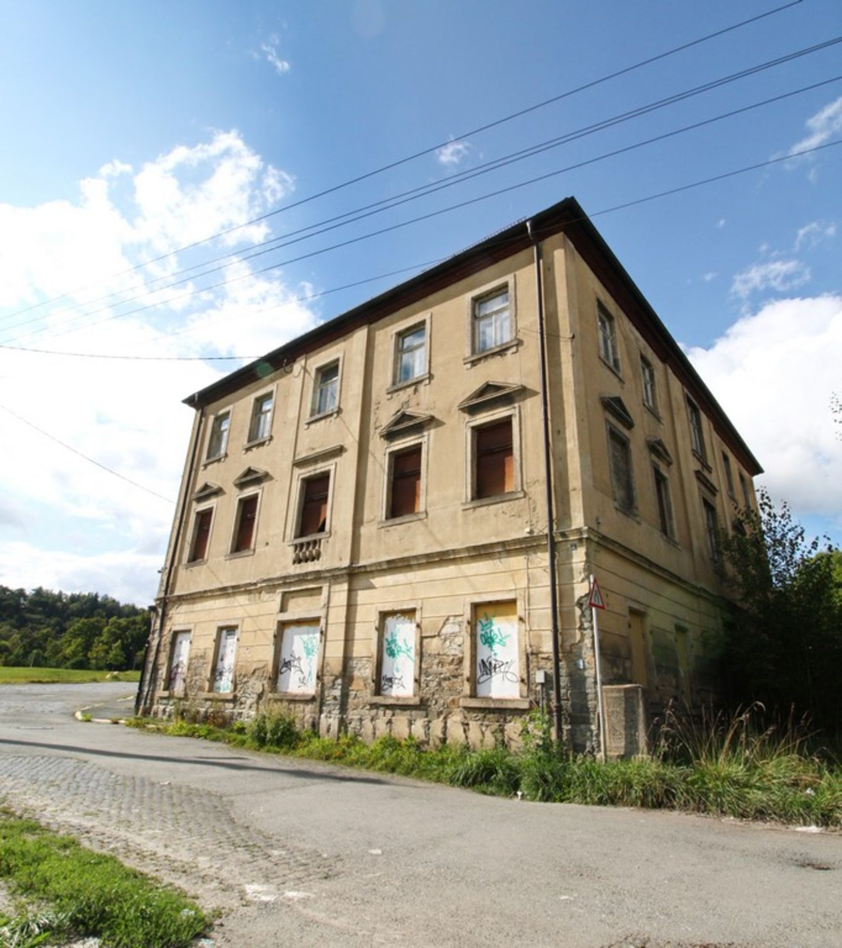 TWO FREEHOLD APARTMENT BLOCKS IN HIRSCHBERG, GERMANY JUST 14 DAYS AND YOU'RE IN ! - Image 6 of 70