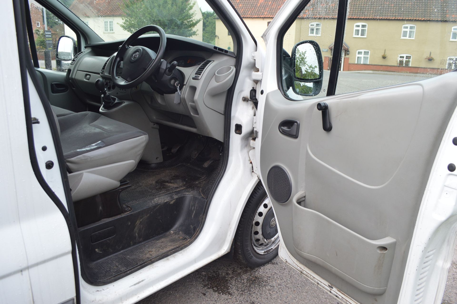 2008/58 REG VAUXHALL VIVARO 2700 CDTI SWB PANEL VAN *PLUS VAT* - Image 11 of 15