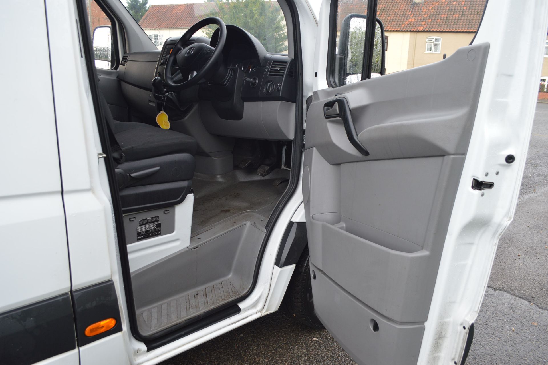 2015/65 REG MERCEDES-BENZ SPRINTER 313 CDI, SHOWING 1 FORMER KEEPER *NO VAT* - Image 12 of 18