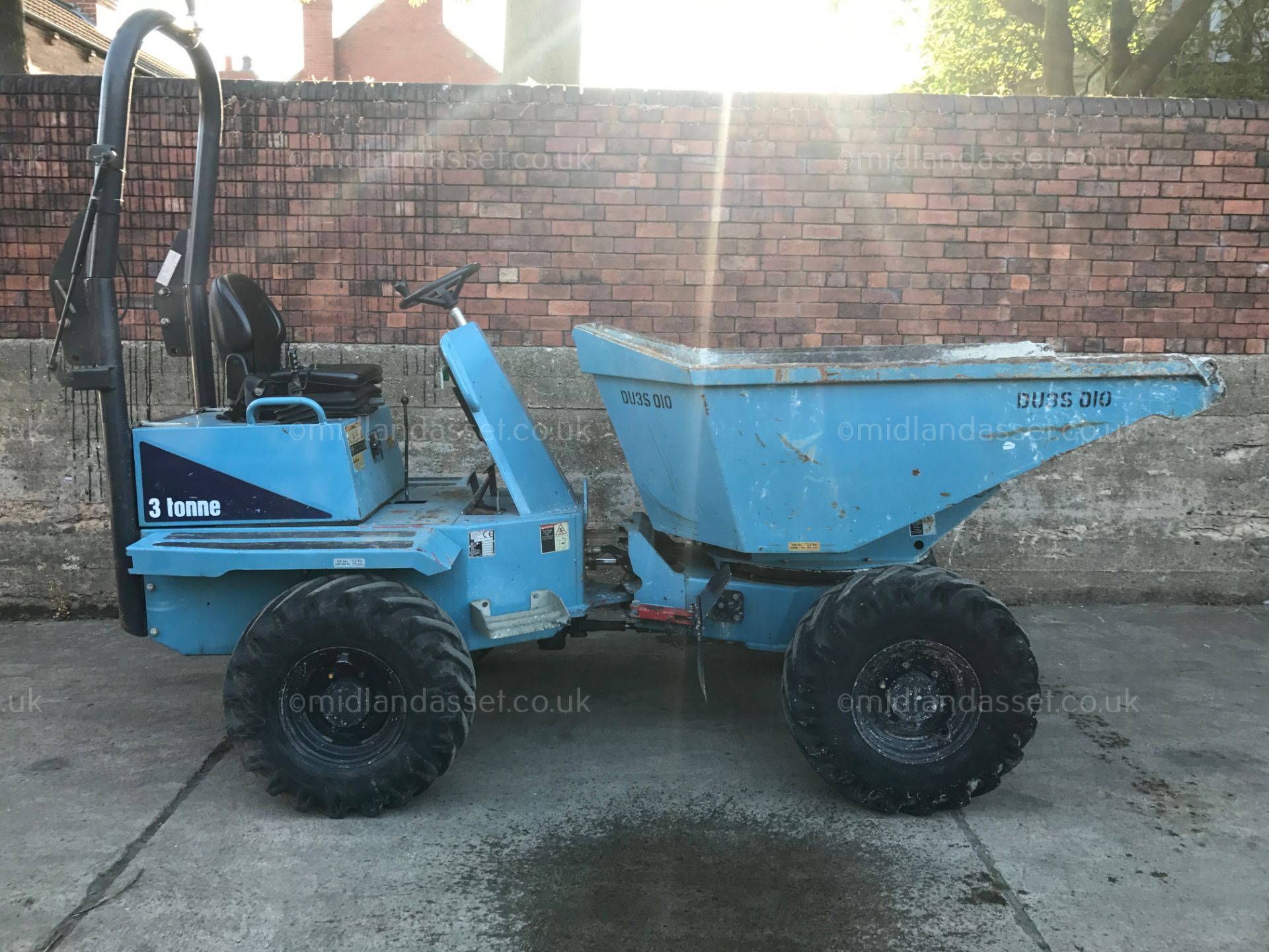 2008 THWAITES 3 TONNE SWIVEL SKIP DUMPER - Image 4 of 8