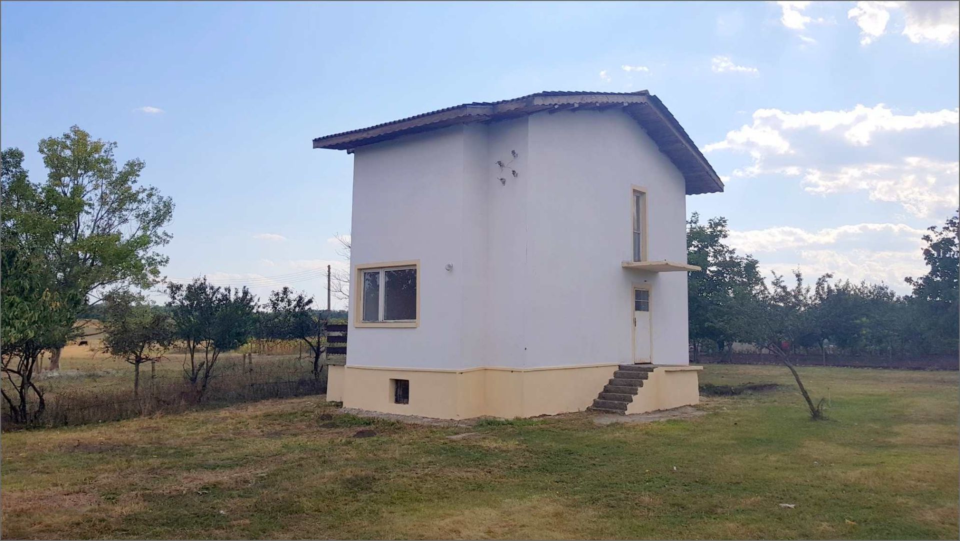 FOUR BEDROOM VILLA AND 950 SQM OF LAND NEAR THE COAST IN MALINA, BULGARIA - Image 20 of 25