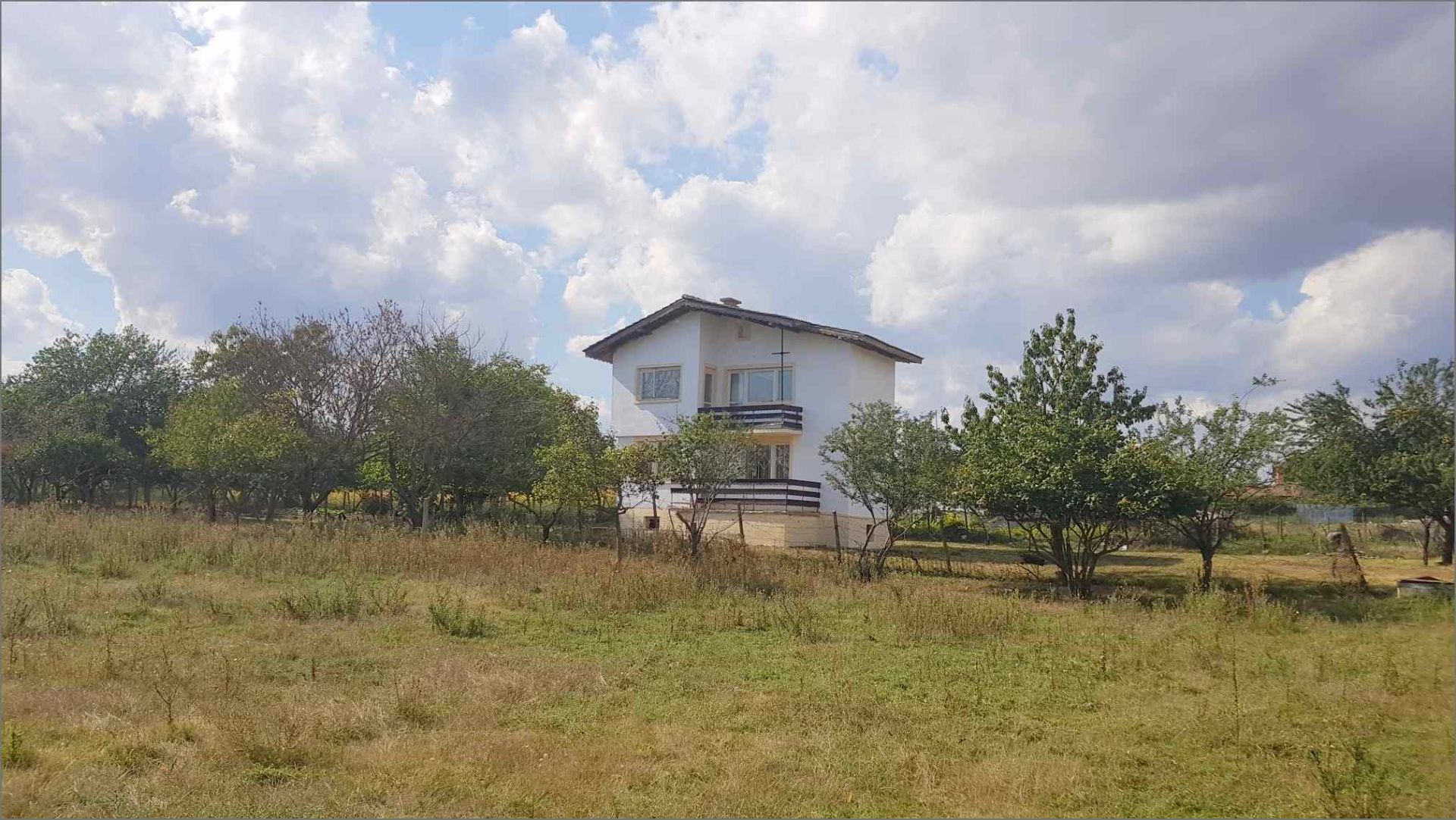 FOUR BEDROOM VILLA AND 950 SQM OF LAND NEAR THE COAST IN MALINA, BULGARIA - Image 3 of 25