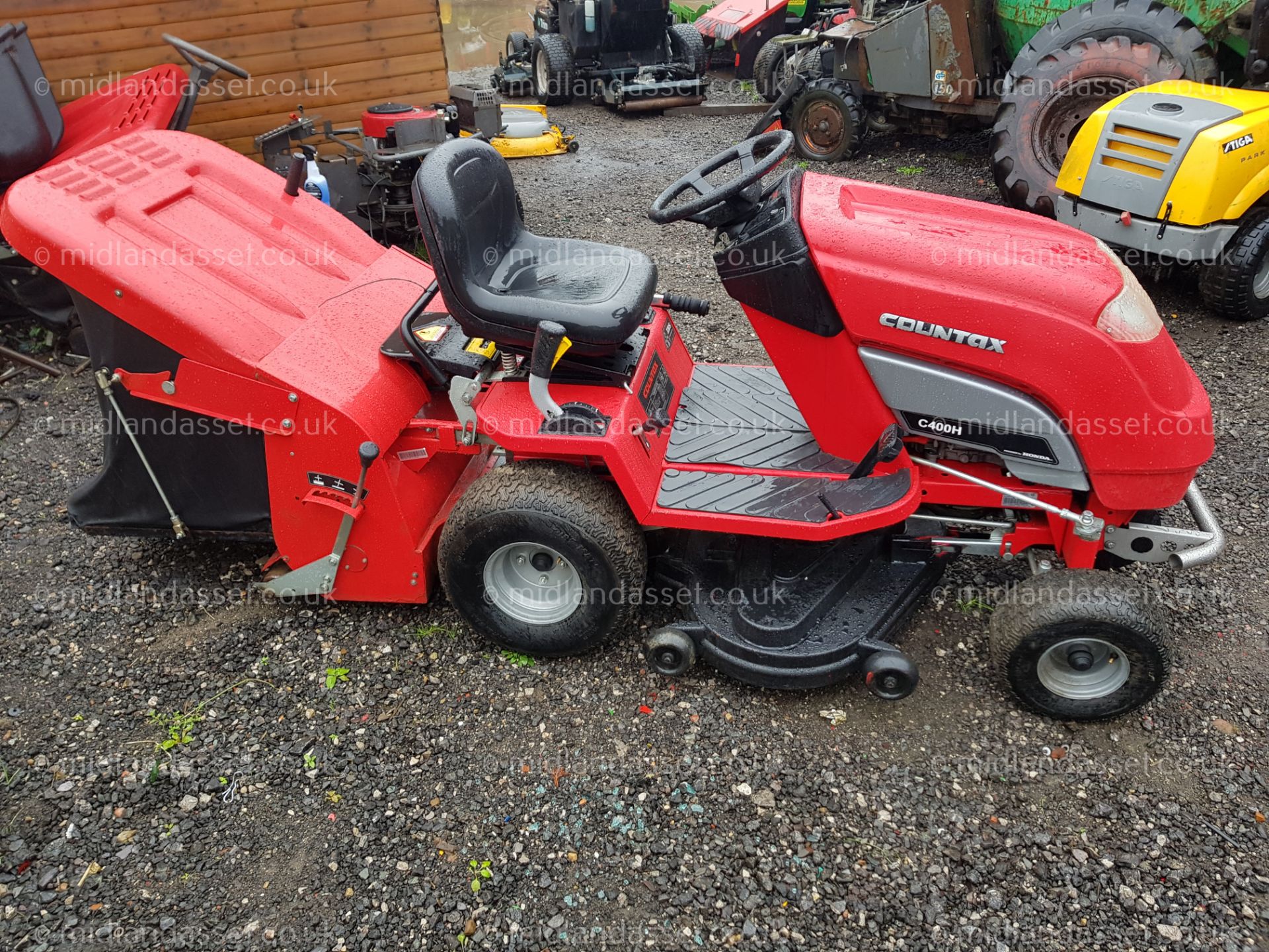 2010 COUNTAX C400H RIDE ON MOWER - Image 2 of 8